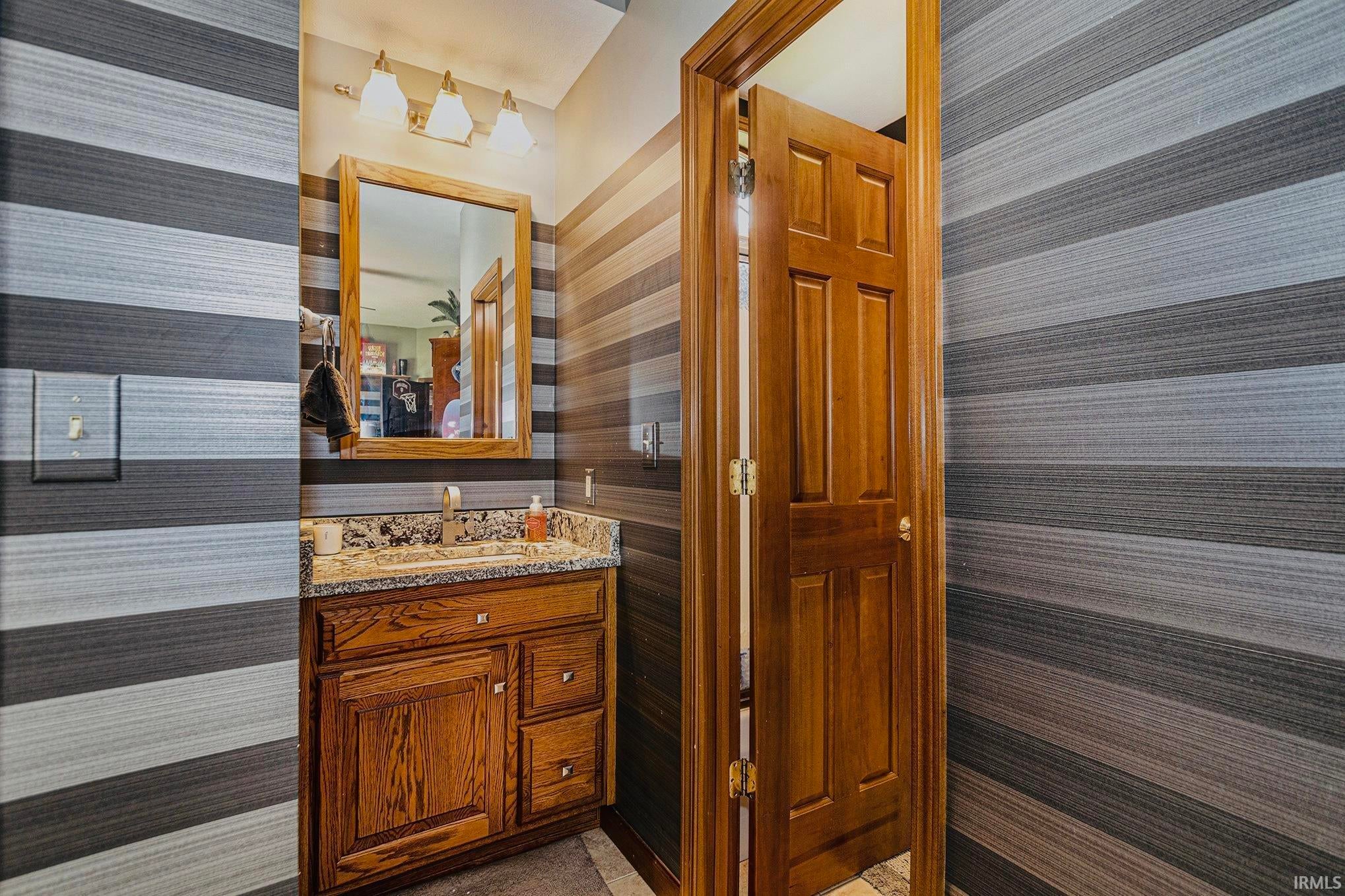 Bremen, Indiana, 46506, United States, ,5 BathroomsBathrooms,Residential,Active,1829904