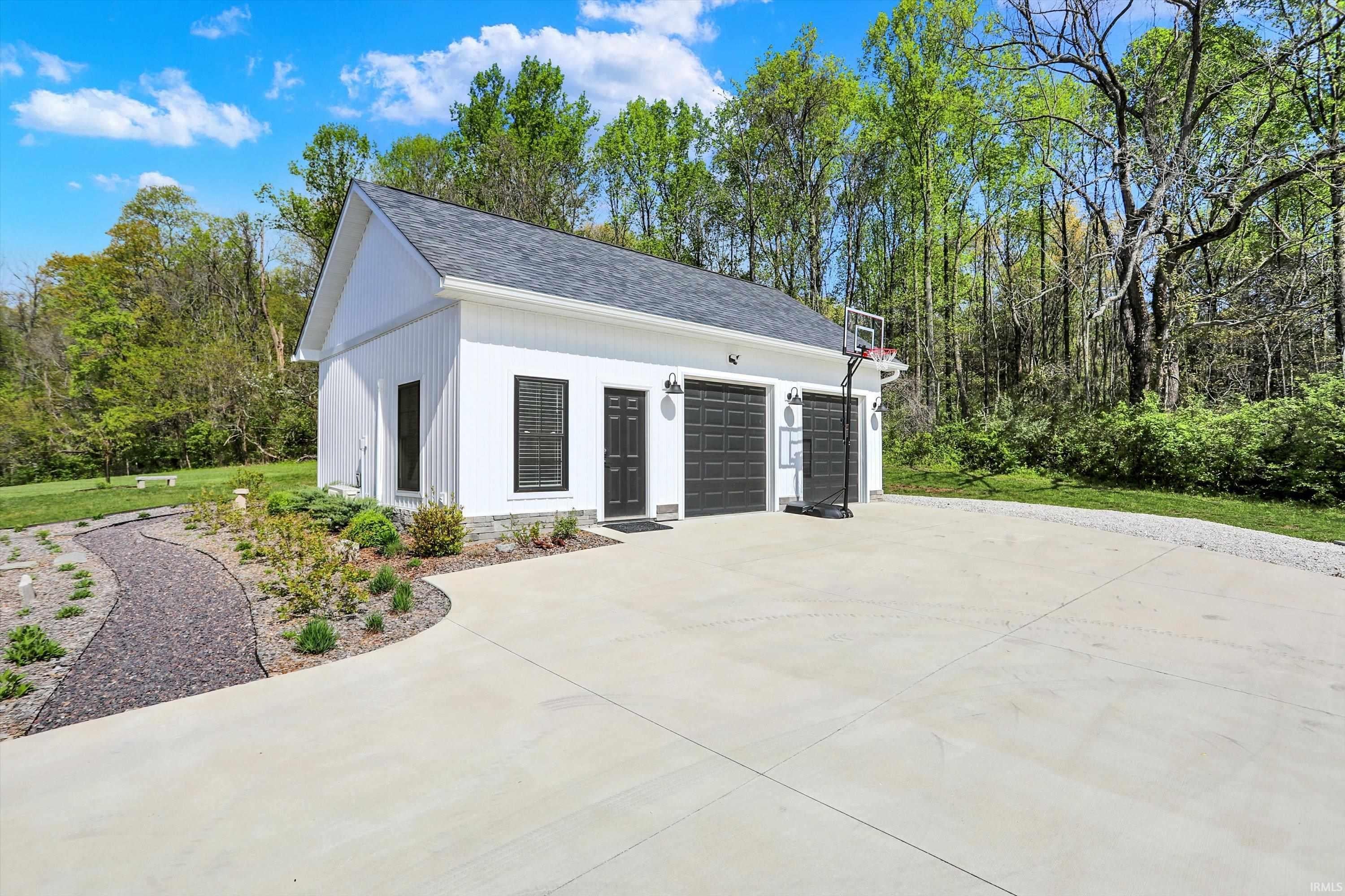 Bloomington, Indiana, 47404, United States, 3 Bedrooms Bedrooms, ,3 BathroomsBathrooms,Residential,Active,2010182