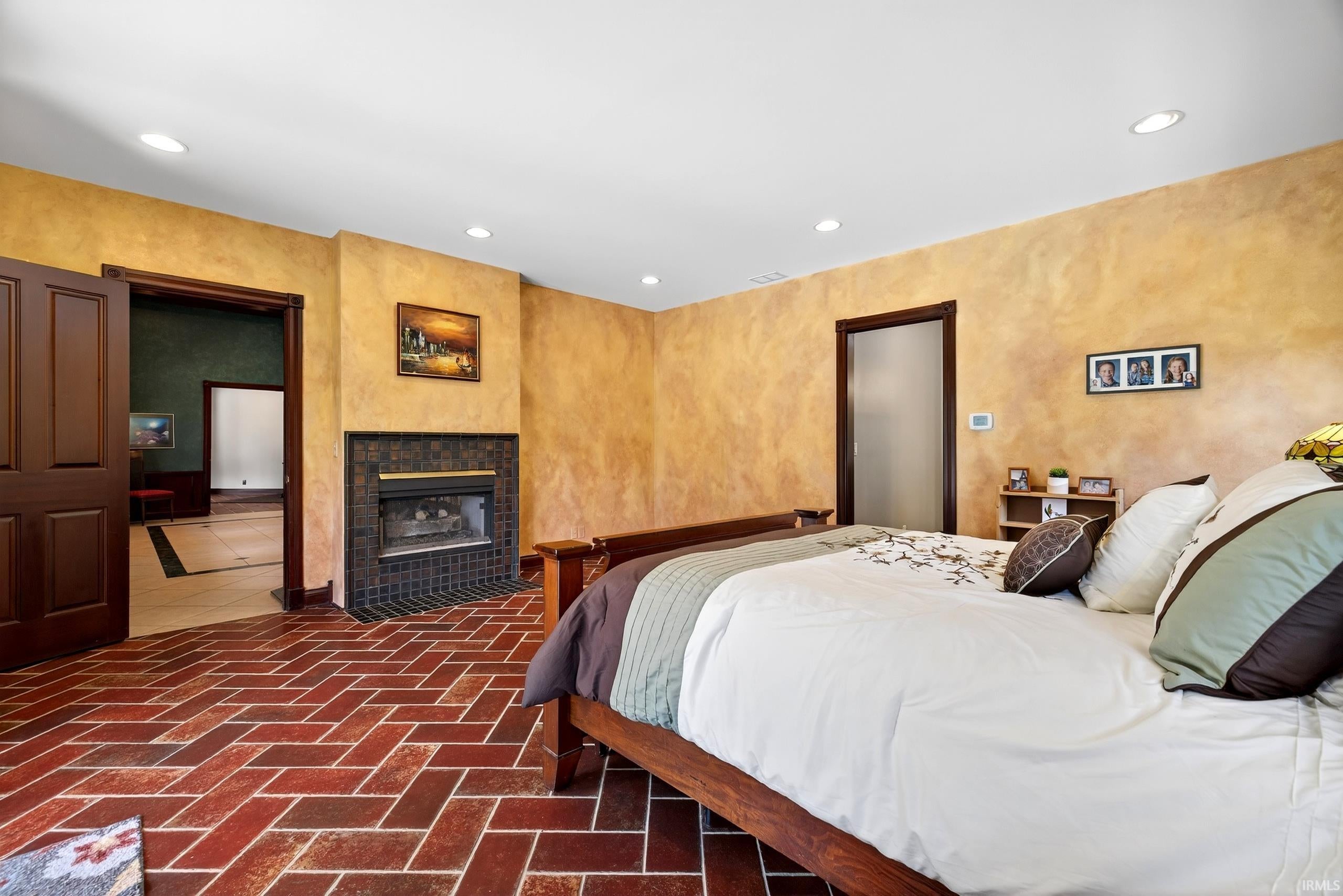 Bloomington, Indiana, 47408, United States, 4 Bedrooms Bedrooms, ,5 BathroomsBathrooms,Residential,Active,1943779