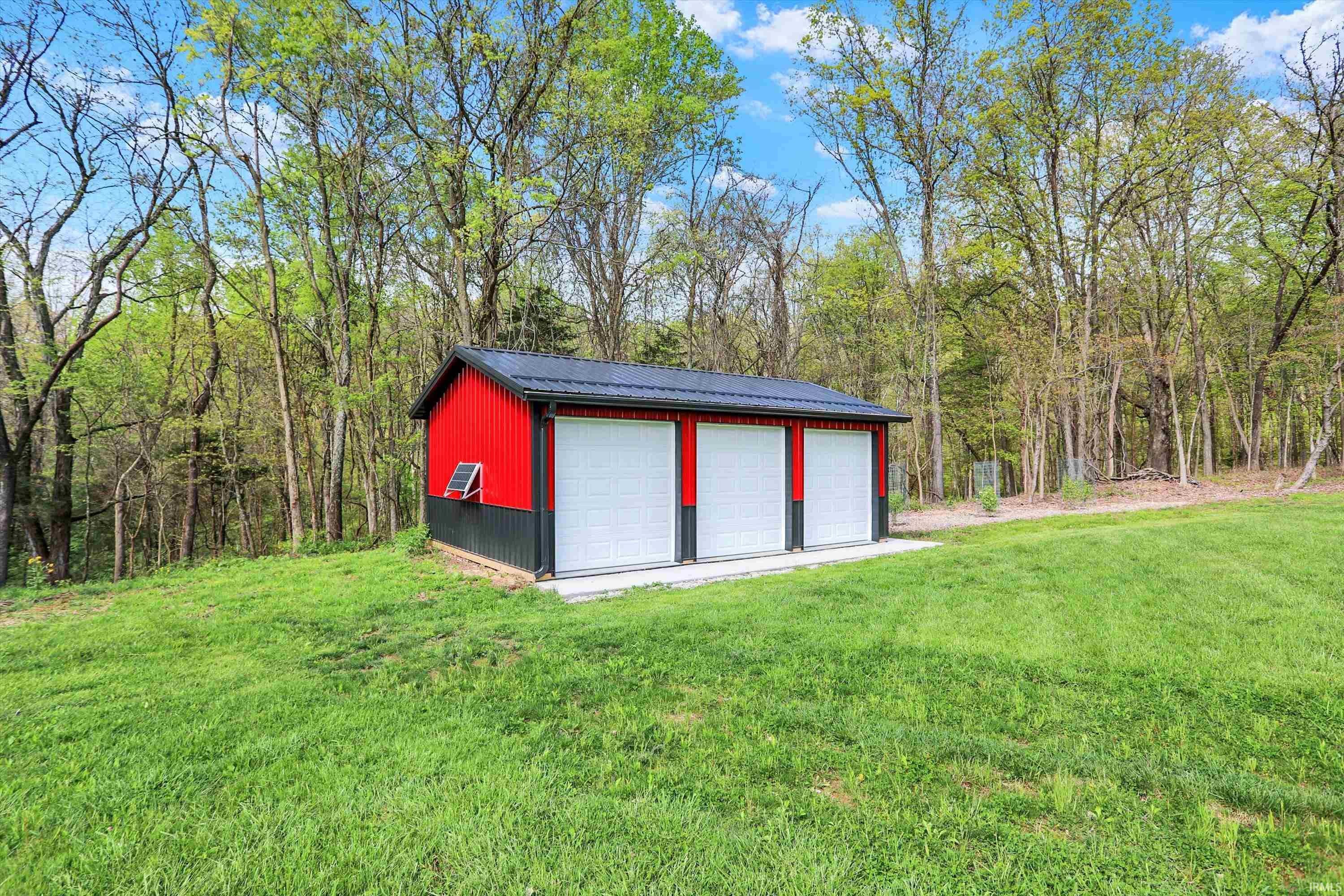 Bloomington, Indiana, 47404, United States, 3 Bedrooms Bedrooms, ,3 BathroomsBathrooms,Residential,Active,2010182