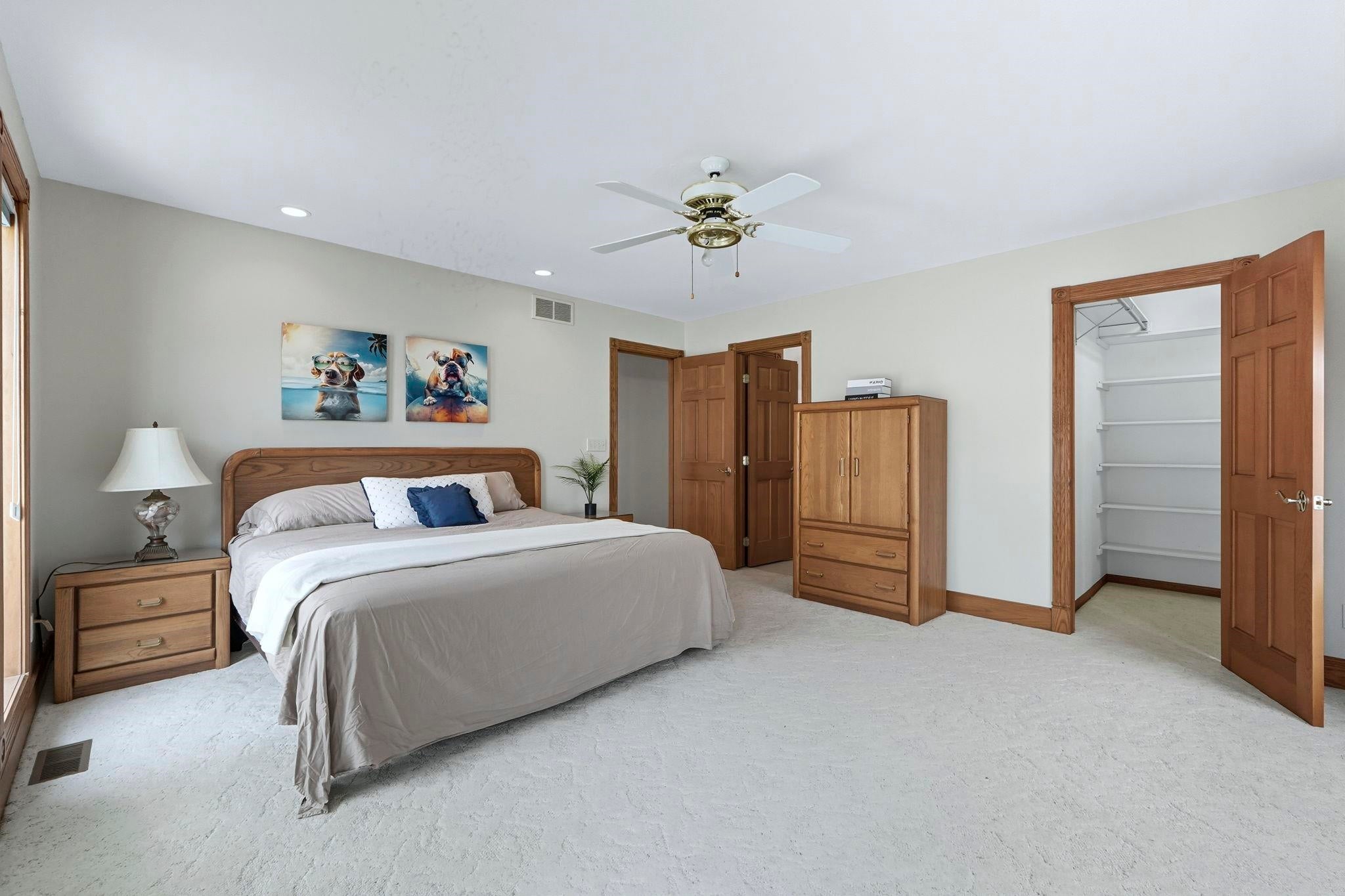 Angola, Indiana, 46703, United States, 5 Bedrooms Bedrooms, ,5 BathroomsBathrooms,Residential,Active,1907971