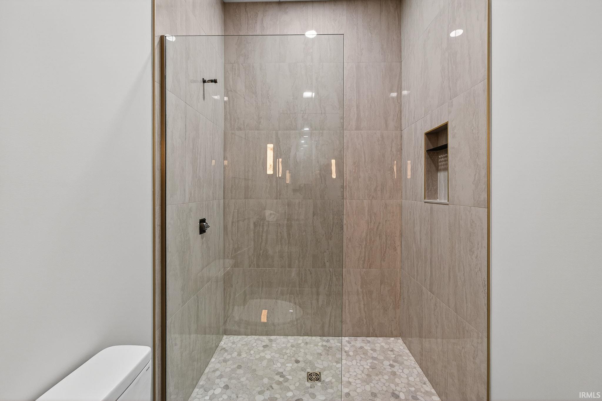 Granger, Indiana, 46530, United States, 5 Bedrooms Bedrooms, ,7 BathroomsBathrooms,Residential,Active,1997893