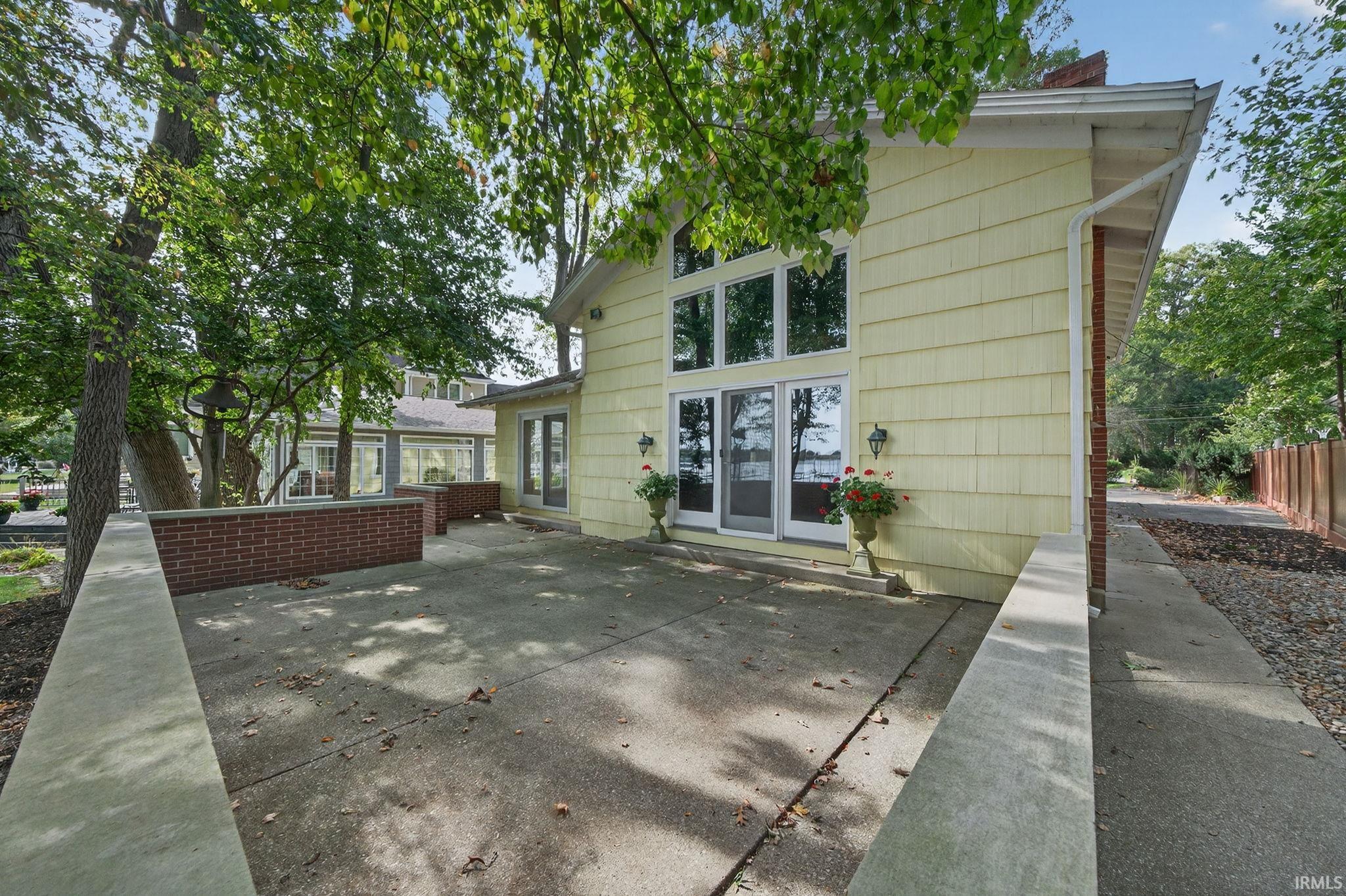 Leesburg, Indiana, 46538, United States, 3 Bedrooms Bedrooms, ,2 BathroomsBathrooms,Residential,Active,1965810