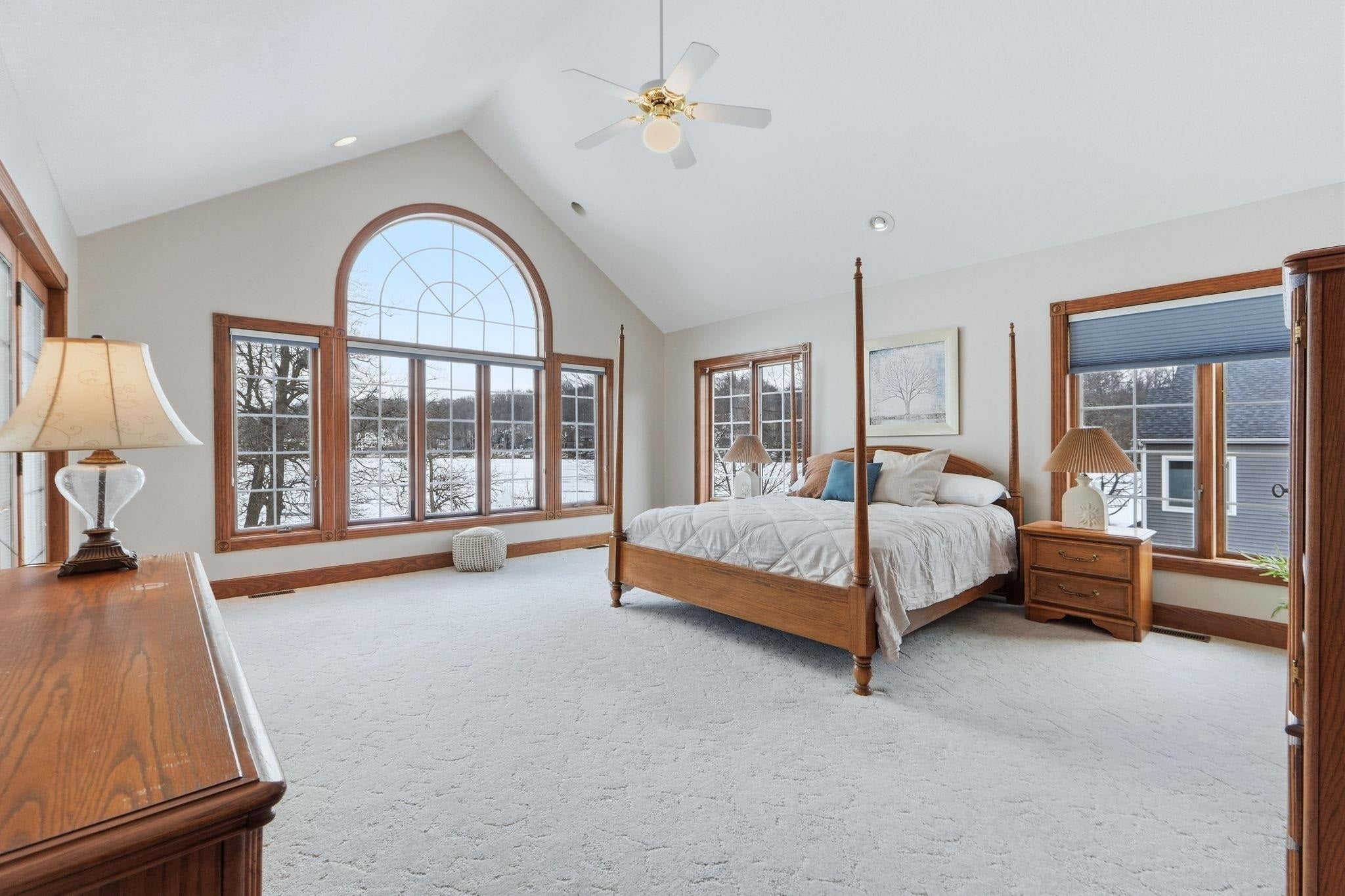 Angola, Indiana, 46703, United States, 5 Bedrooms Bedrooms, ,5 BathroomsBathrooms,Residential,Active,2018463