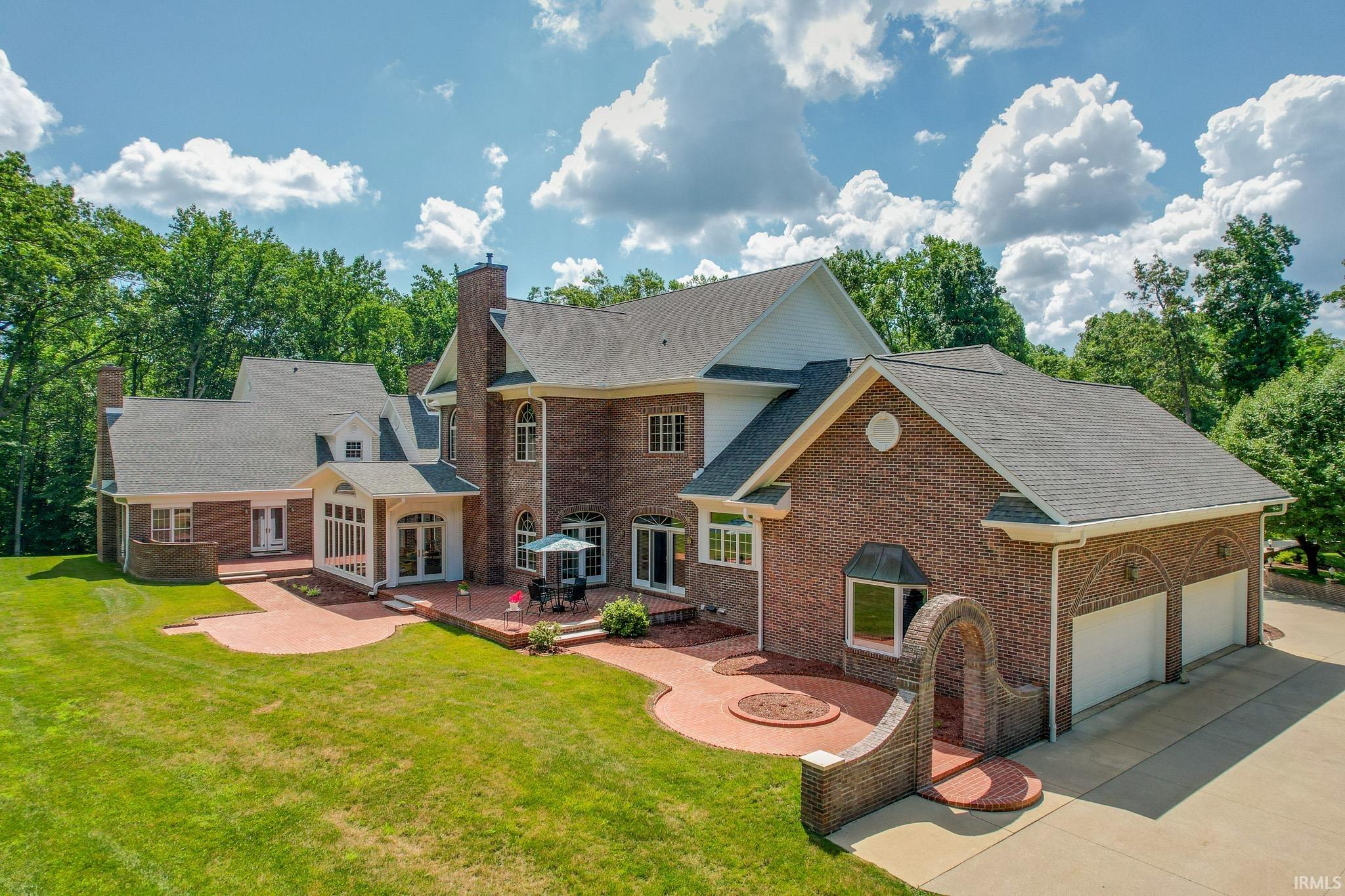 Bedford, Indiana, 47421, United States, 7 Bedrooms Bedrooms, ,8 BathroomsBathrooms,Residential,Active,1953719