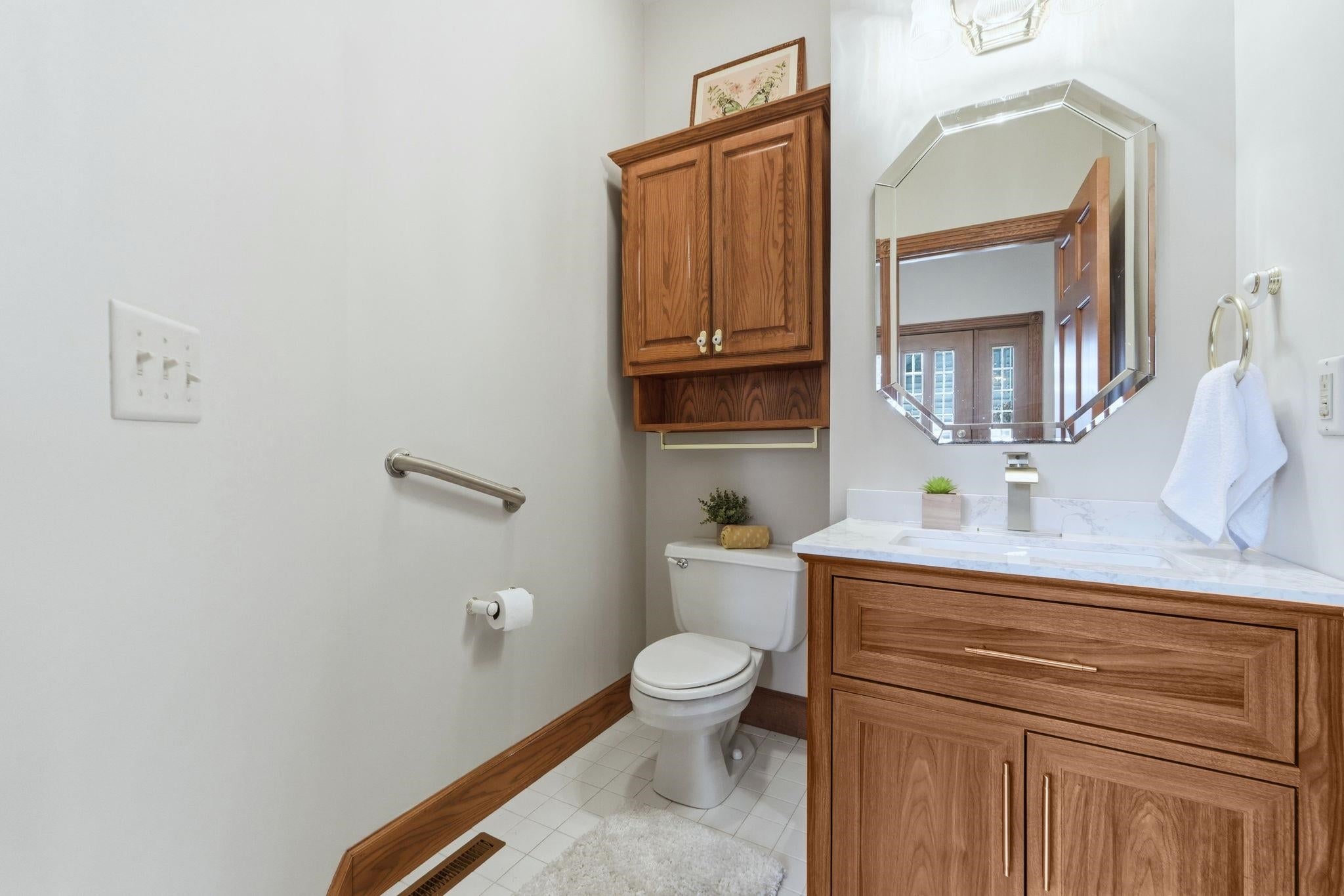 Angola, Indiana, 46703, United States, 5 Bedrooms Bedrooms, ,5 BathroomsBathrooms,Residential,Active,2018463