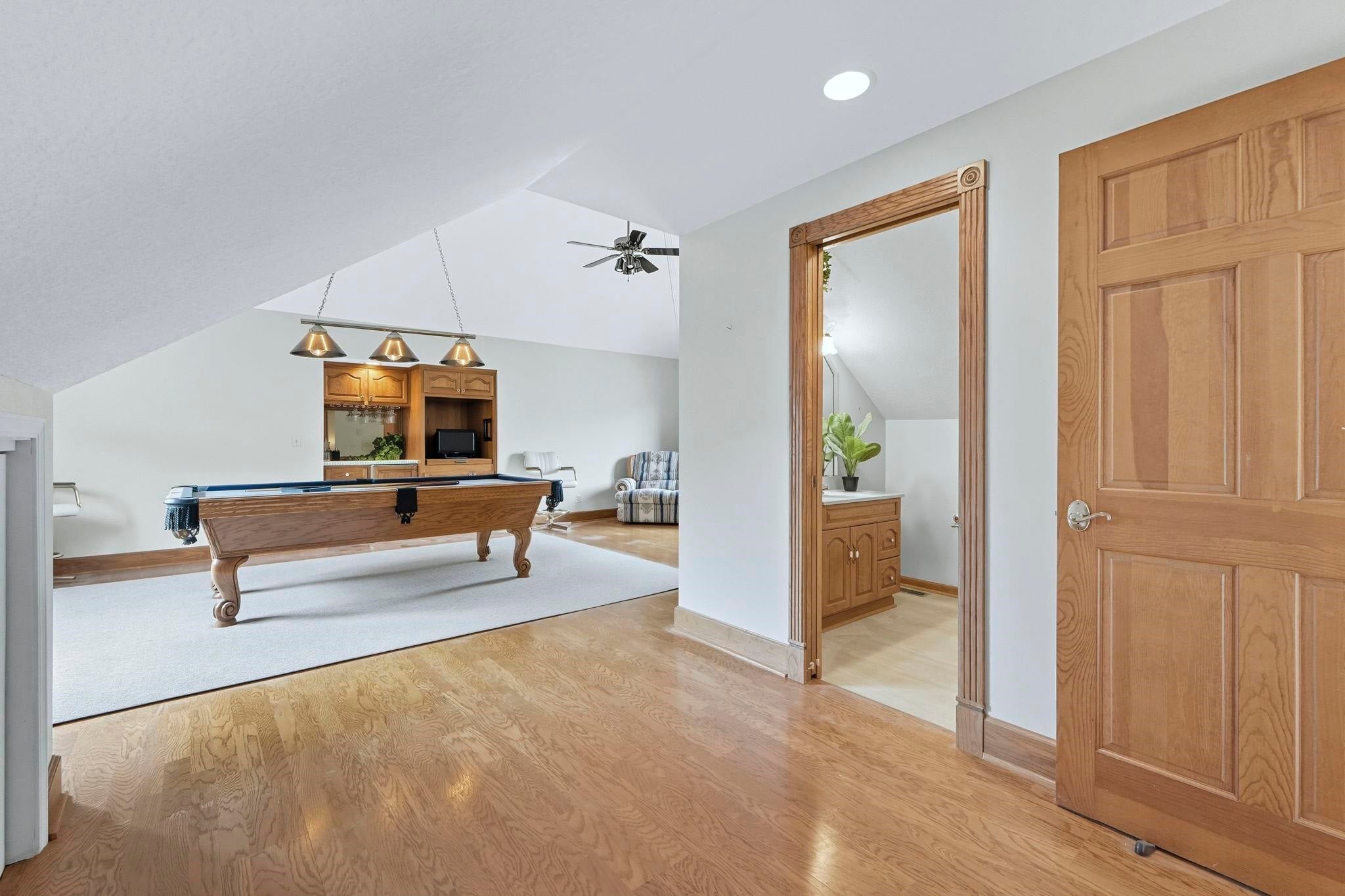 Angola, Indiana, 46703, United States, 5 Bedrooms Bedrooms, ,5 BathroomsBathrooms,Residential,Active,1907971