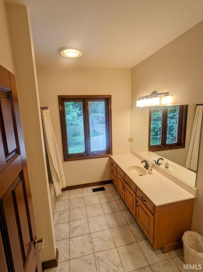 Bloomington, Indiana, 47408, United States, 7 Bedrooms Bedrooms, ,7 BathroomsBathrooms,Residential,Active,1914787