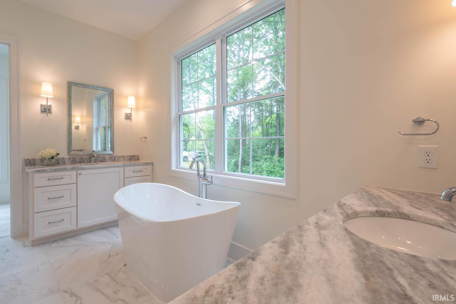 Bloomington, Indiana, 47404, United States, 3 Bedrooms Bedrooms, ,3 BathroomsBathrooms,Residential,Active,1936454