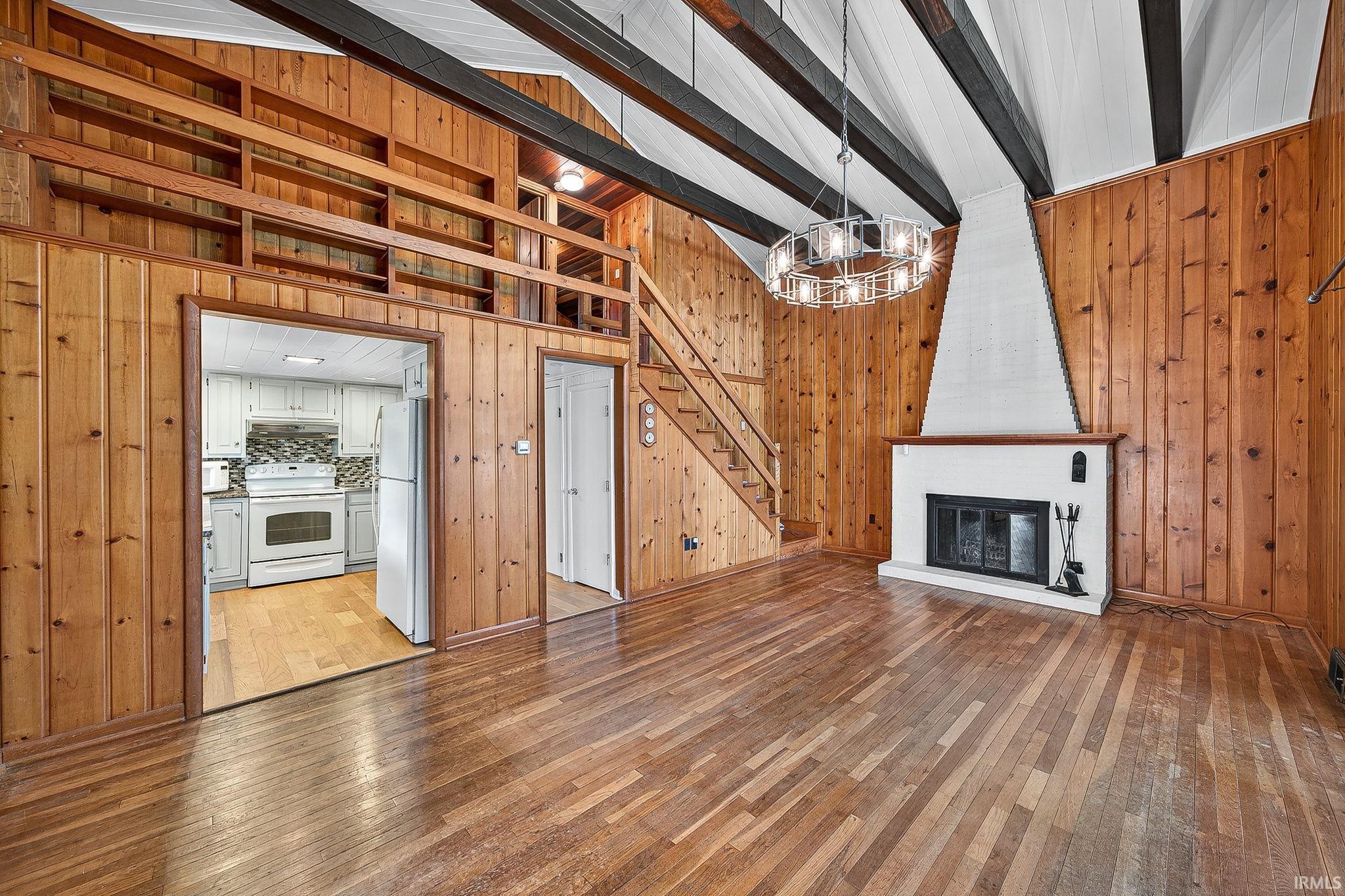 Leesburg, Indiana, 46538, United States, 3 Bedrooms Bedrooms, ,2 BathroomsBathrooms,Residential,Active,1965810