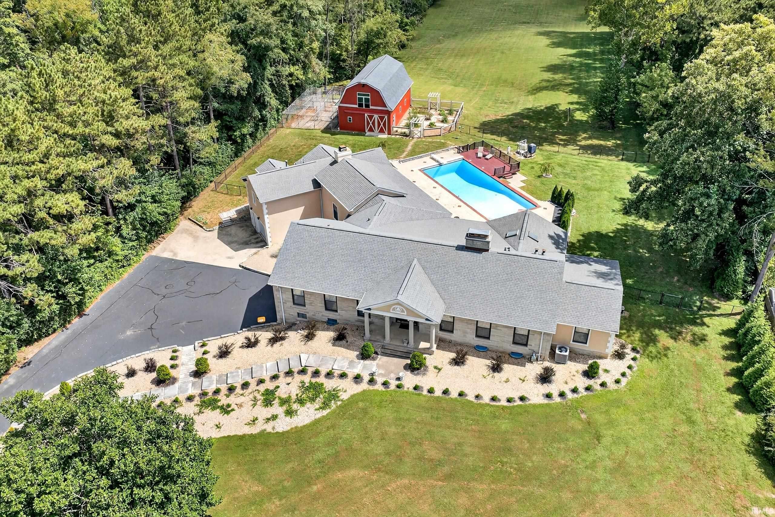 Bloomington, Indiana, 47408, United States, 4 Bedrooms Bedrooms, ,5 BathroomsBathrooms,Residential,Active,1943779
