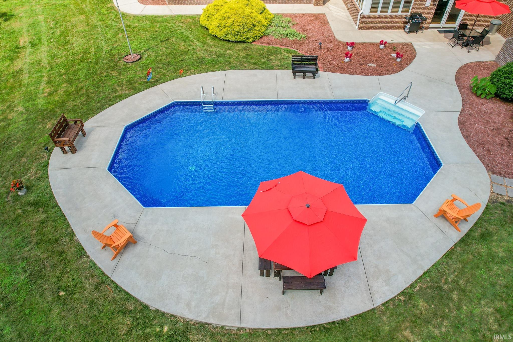 Bedford, Indiana, 47421, United States, 7 Bedrooms Bedrooms, ,8 BathroomsBathrooms,Residential,Active,1953719