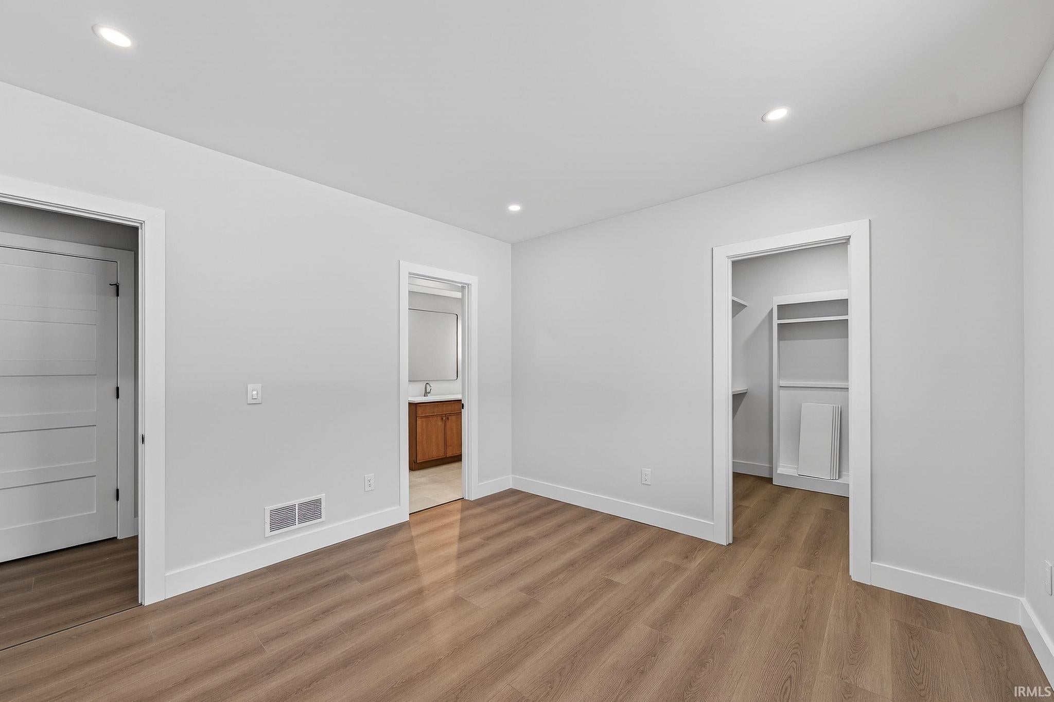 Granger, Indiana, 46530, United States, 5 Bedrooms Bedrooms, ,7 BathroomsBathrooms,Residential,Active,1997893