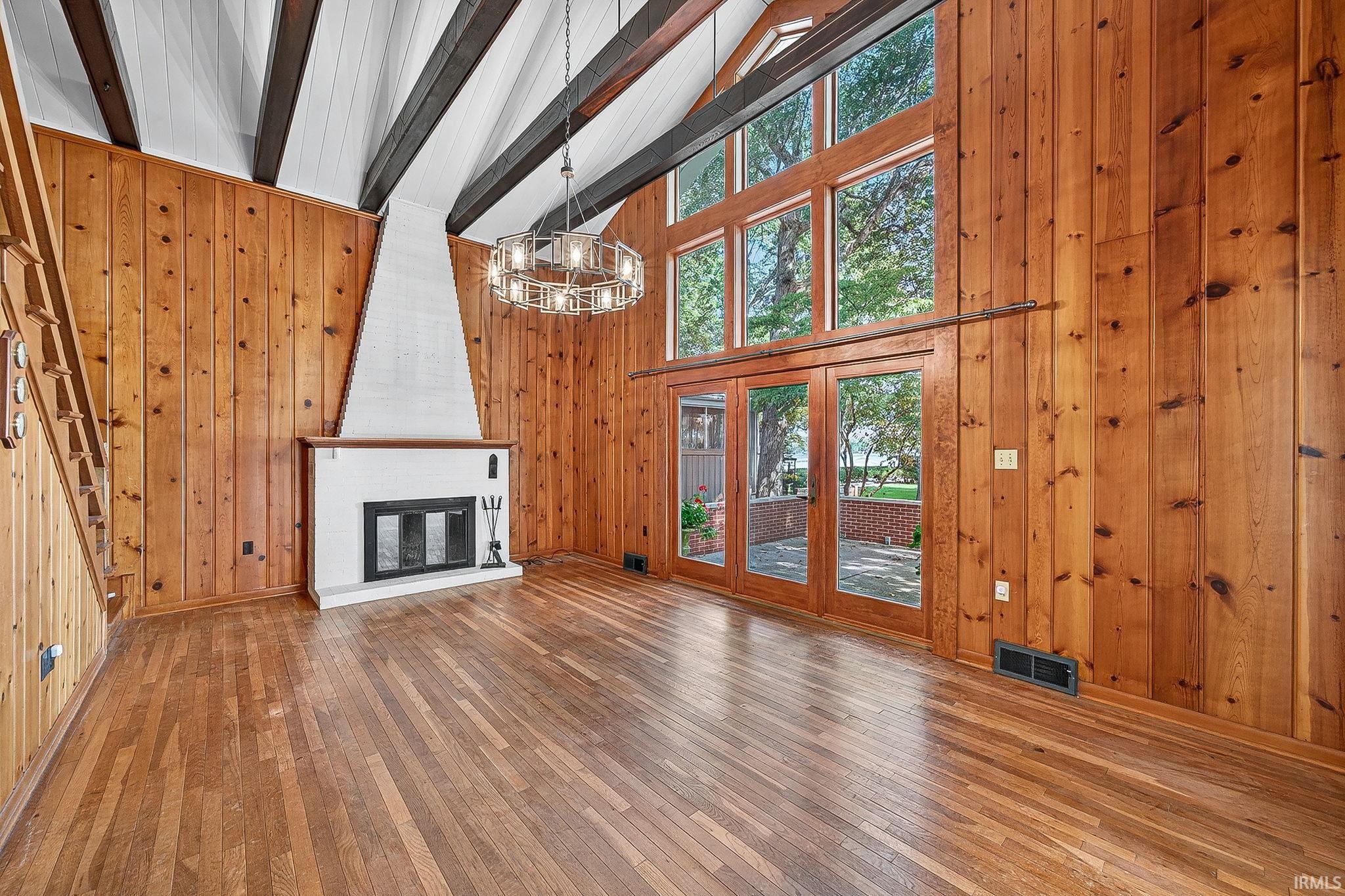 Leesburg, Indiana, 46538, United States, 3 Bedrooms Bedrooms, ,2 BathroomsBathrooms,Residential,Active,1965810