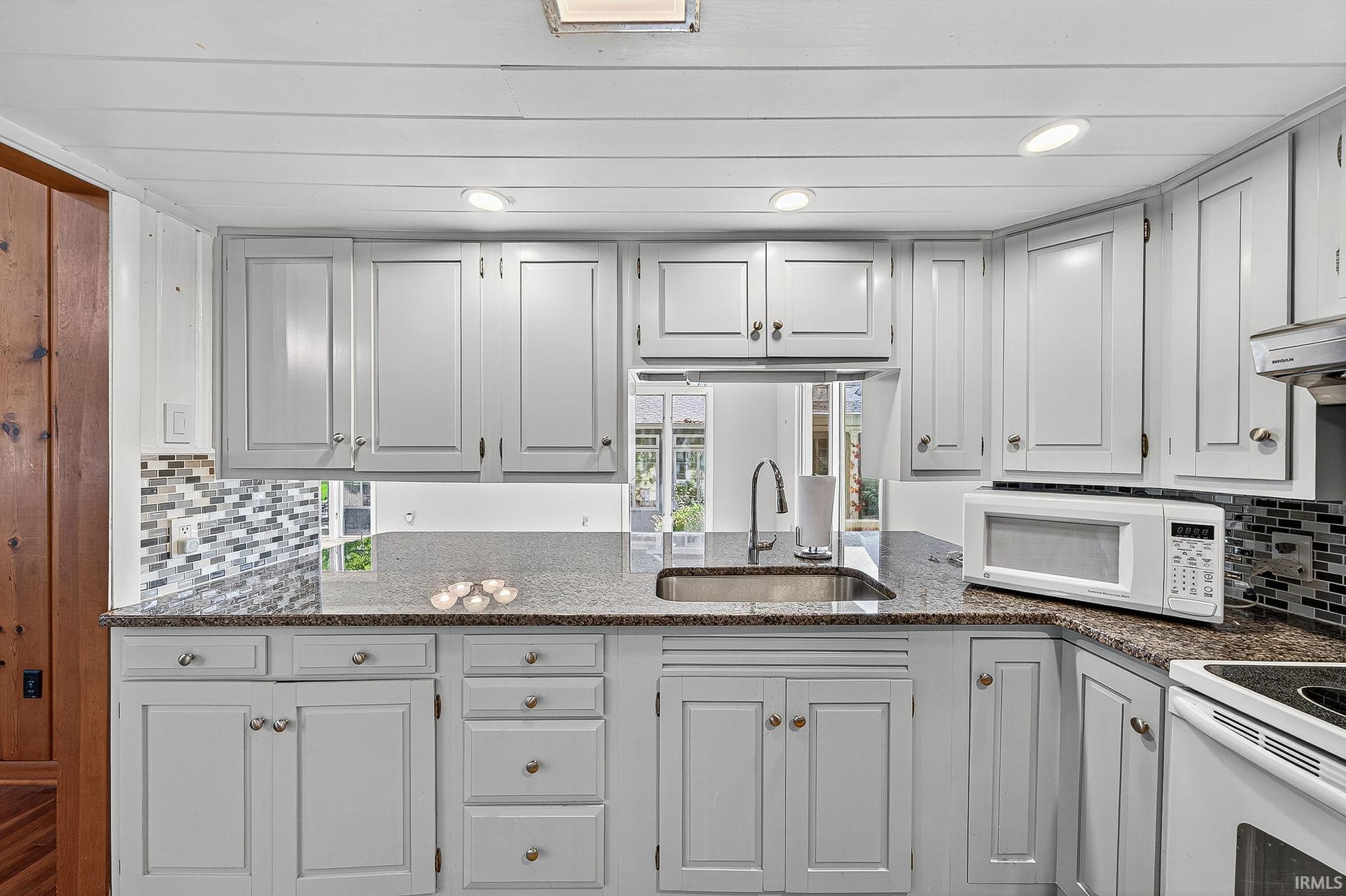 Leesburg, Indiana, 46538, United States, 3 Bedrooms Bedrooms, ,2 BathroomsBathrooms,Residential,Active,1965810