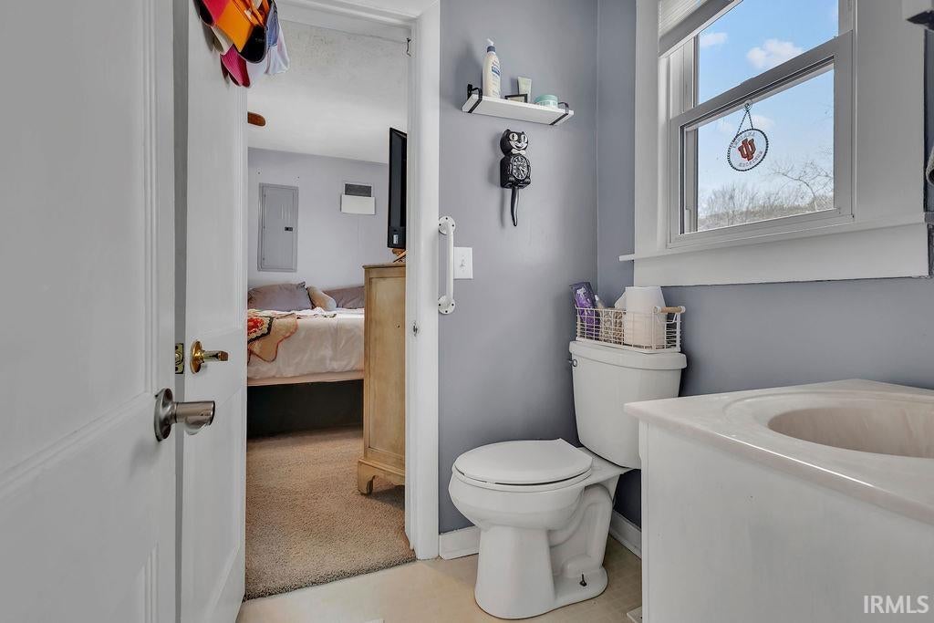 Unionville, Indiana, 47468, United States, 2 Bedrooms Bedrooms, ,2 BathroomsBathrooms,Residential,Active,2001339