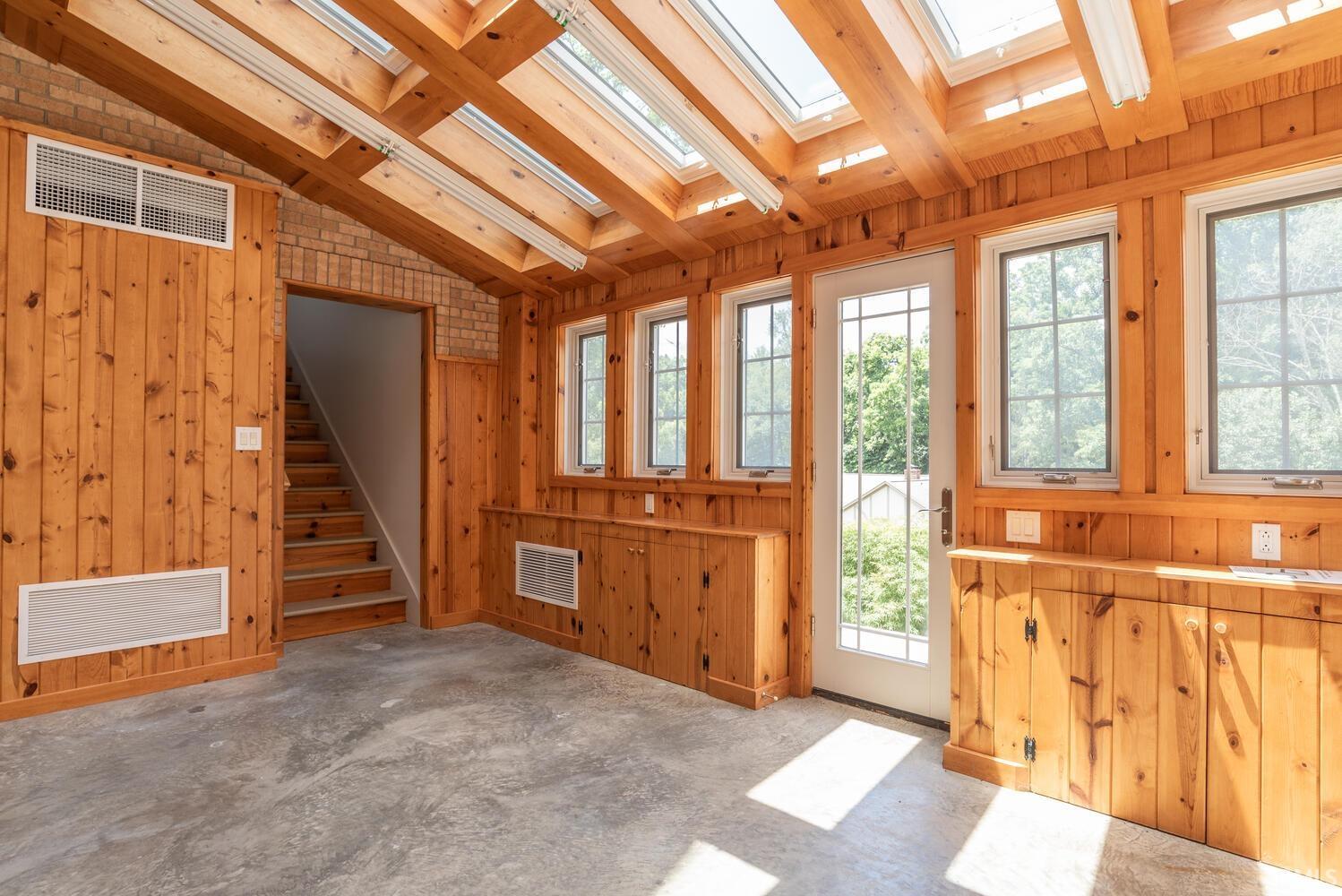 Bloomington, Indiana, 47401, United States, 6 Bedrooms Bedrooms, ,6 BathroomsBathrooms,Residential,Active,1892630