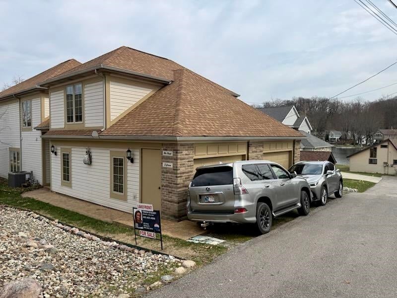 Angola, Indiana, 46703, United States, 5 Bedrooms Bedrooms, ,5 BathroomsBathrooms,Residential,Active,2018463