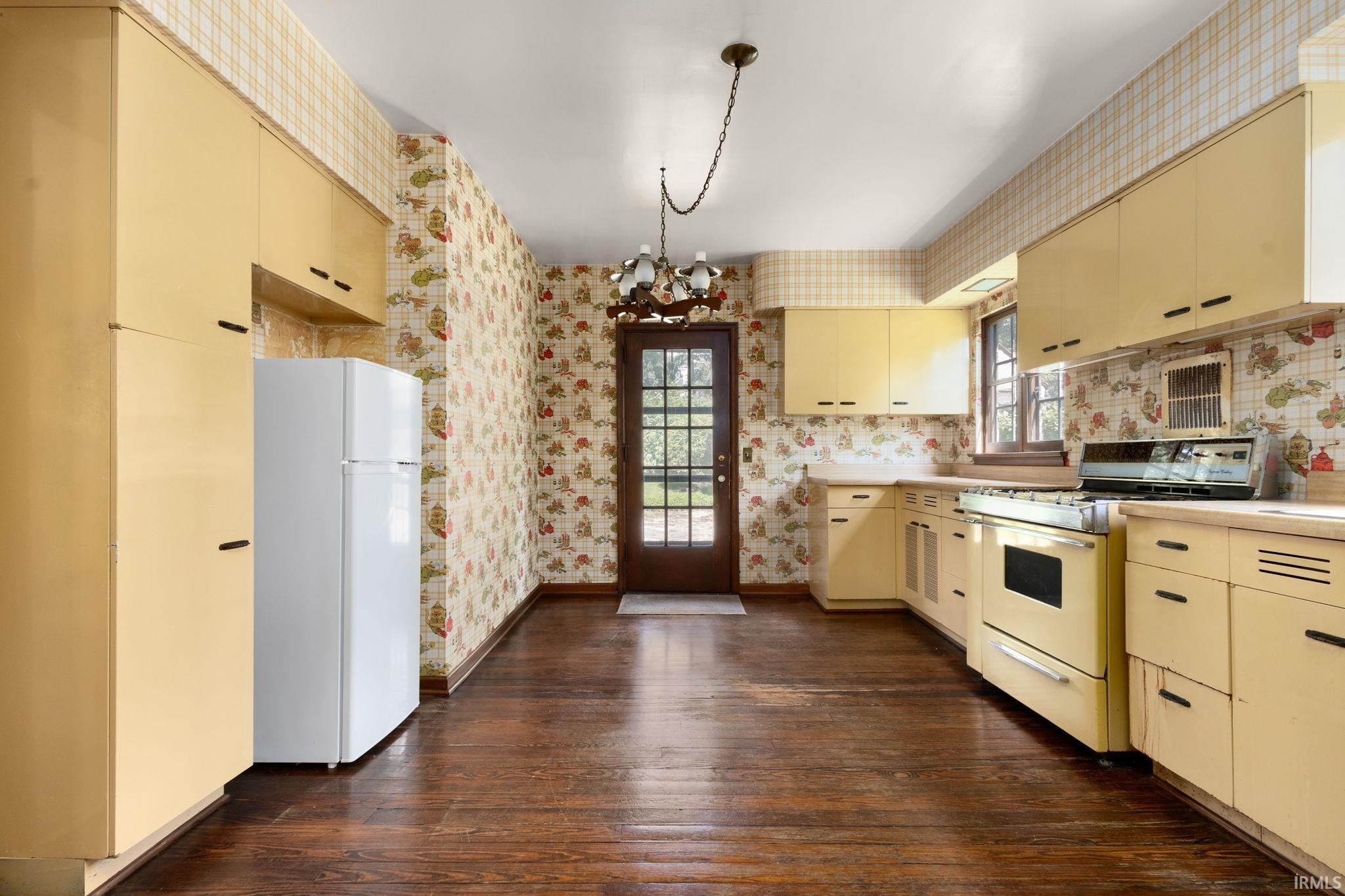 South Bend, Indiana, 46615, United States, 3 Bedrooms Bedrooms, ,2 BathroomsBathrooms,Residential,Active,1936143