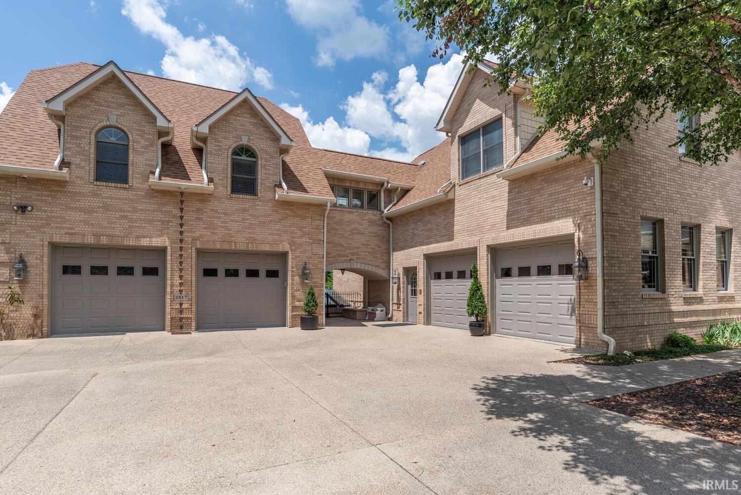 Bloomington, Indiana, 47401, United States, 6 Bedrooms Bedrooms, ,6 BathroomsBathrooms,Residential,Active,1892630