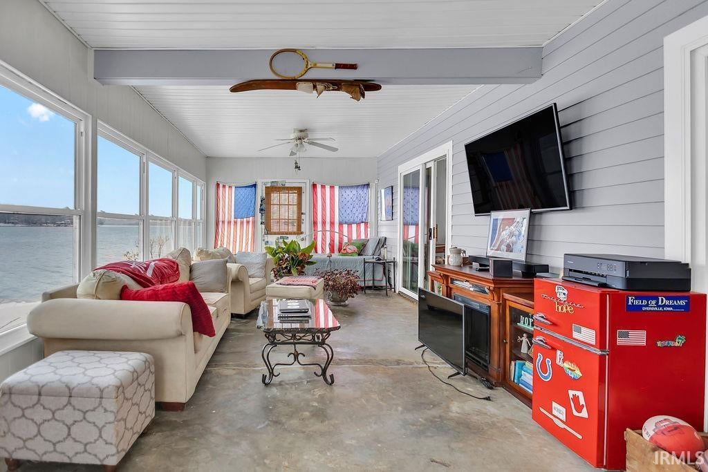 Unionville, Indiana, 47468, United States, 2 Bedrooms Bedrooms, ,2 BathroomsBathrooms,Residential,Active,2001339