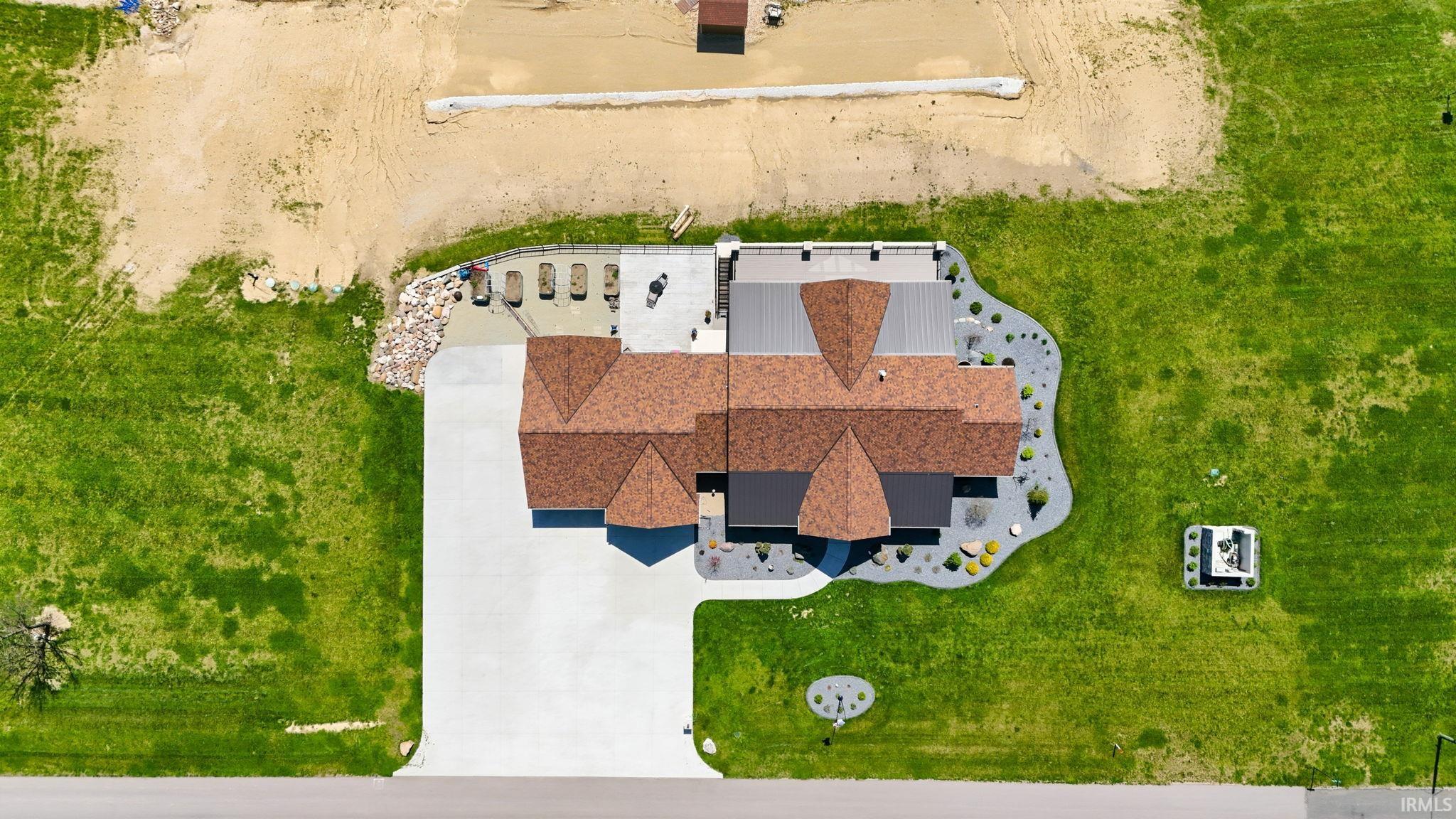 Etna Green, Indiana, 46524, United States, 4 Bedrooms Bedrooms, ,5 BathroomsBathrooms,Residential,Active,2041513