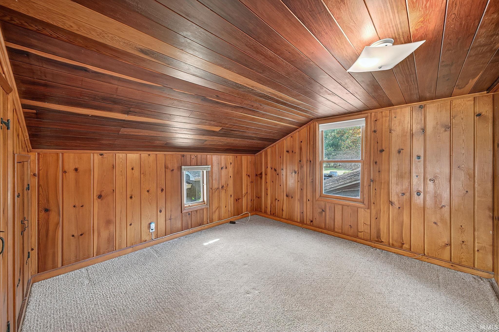 Leesburg, Indiana, 46538, United States, 3 Bedrooms Bedrooms, ,2 BathroomsBathrooms,Residential,Active,1965810