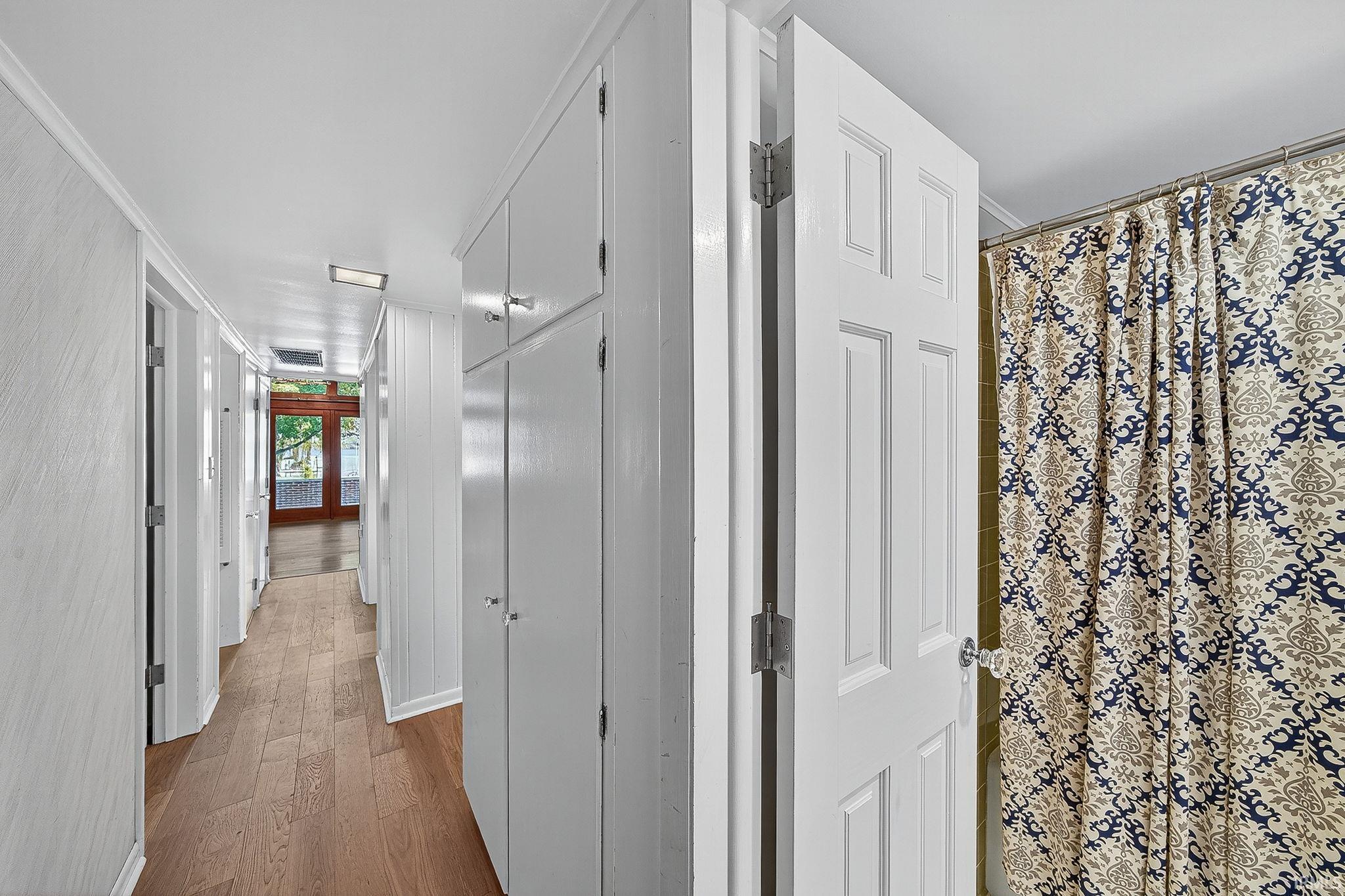 Leesburg, Indiana, 46538, United States, 3 Bedrooms Bedrooms, ,2 BathroomsBathrooms,Residential,Active,1965810