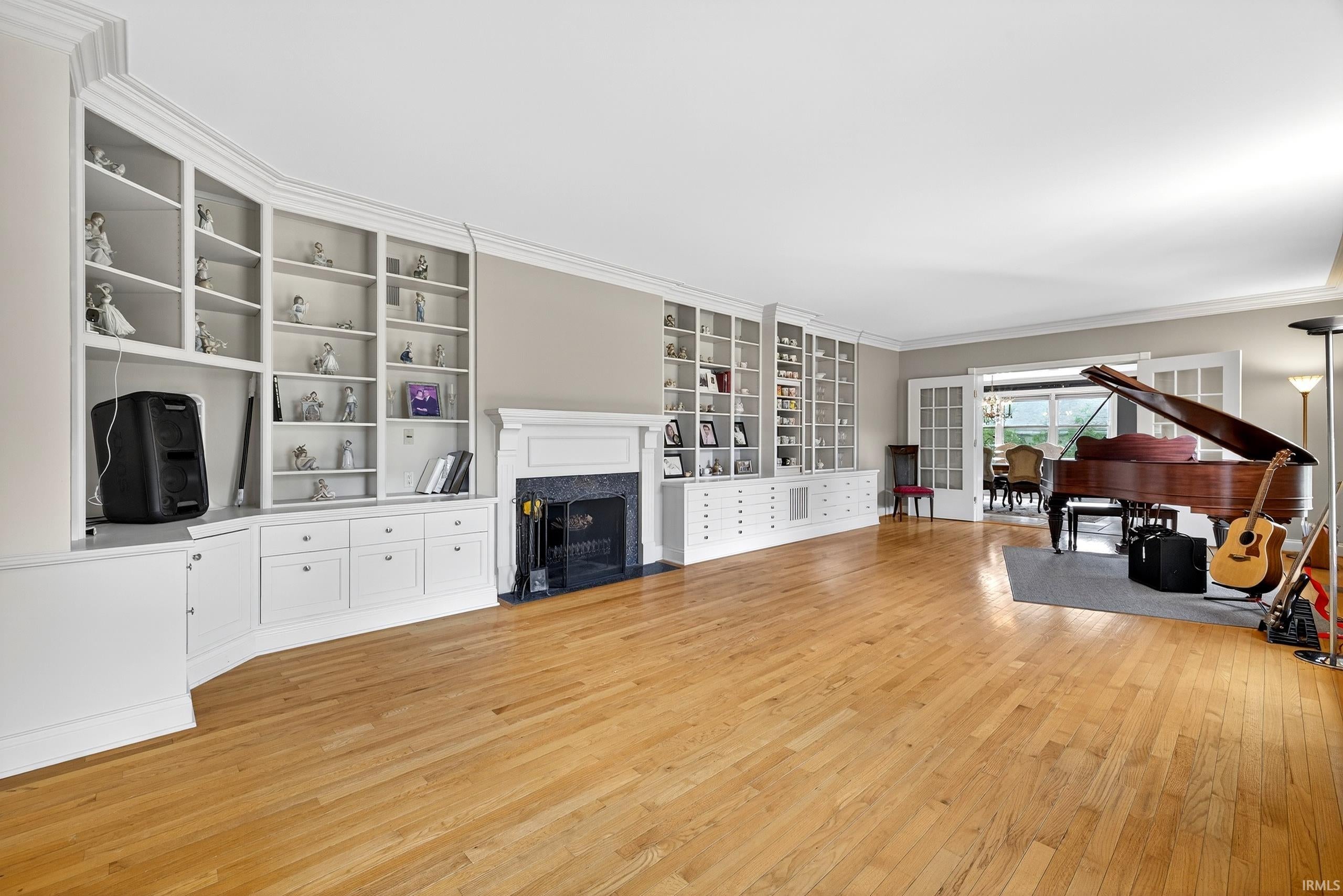 Bloomington, Indiana, 47408, United States, 4 Bedrooms Bedrooms, ,5 BathroomsBathrooms,Residential,Active,1943779