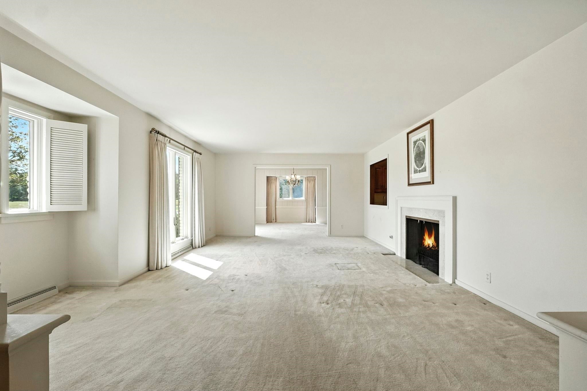 Angola, Indiana, 46703, United States, 4 Bedrooms Bedrooms, ,5 BathroomsBathrooms,Residential,Active,1934788