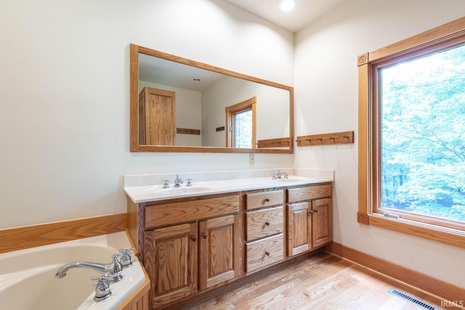 Bloomington, Indiana, 47401, United States, 5 Bedrooms Bedrooms, ,6 BathroomsBathrooms,Residential,Active,1821943