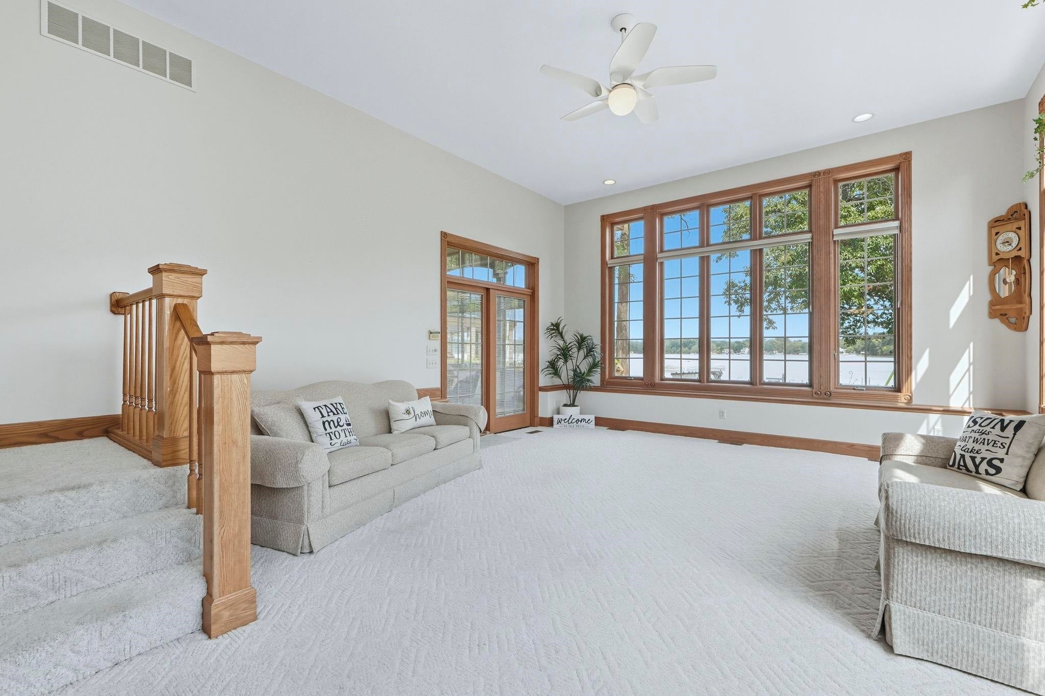 Angola, Indiana, 46703, United States, 5 Bedrooms Bedrooms, ,5 BathroomsBathrooms,Residential,Active,1907971