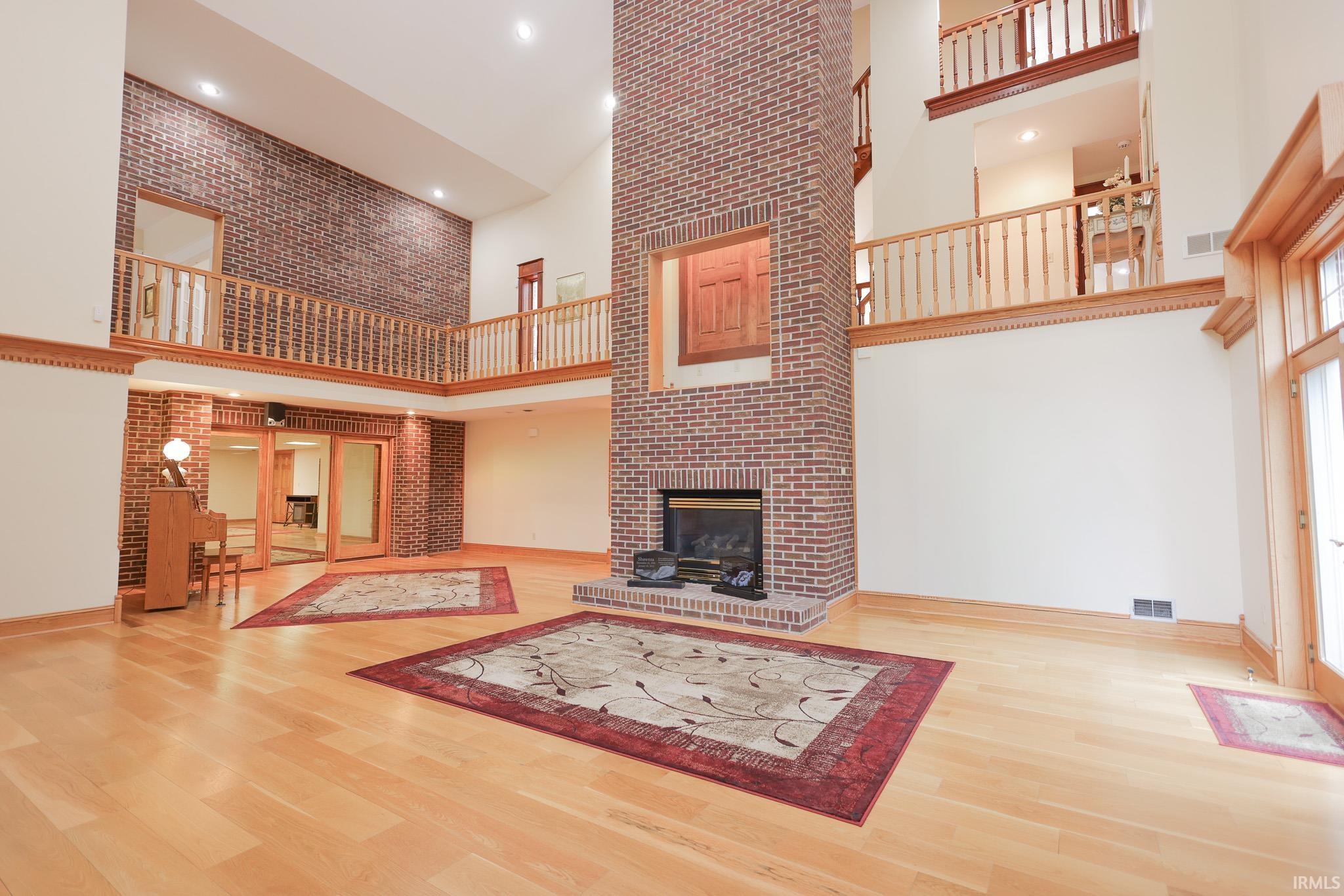 Bedford, Indiana, 47421, United States, 7 Bedrooms Bedrooms, ,8 BathroomsBathrooms,Residential,Active,1953719