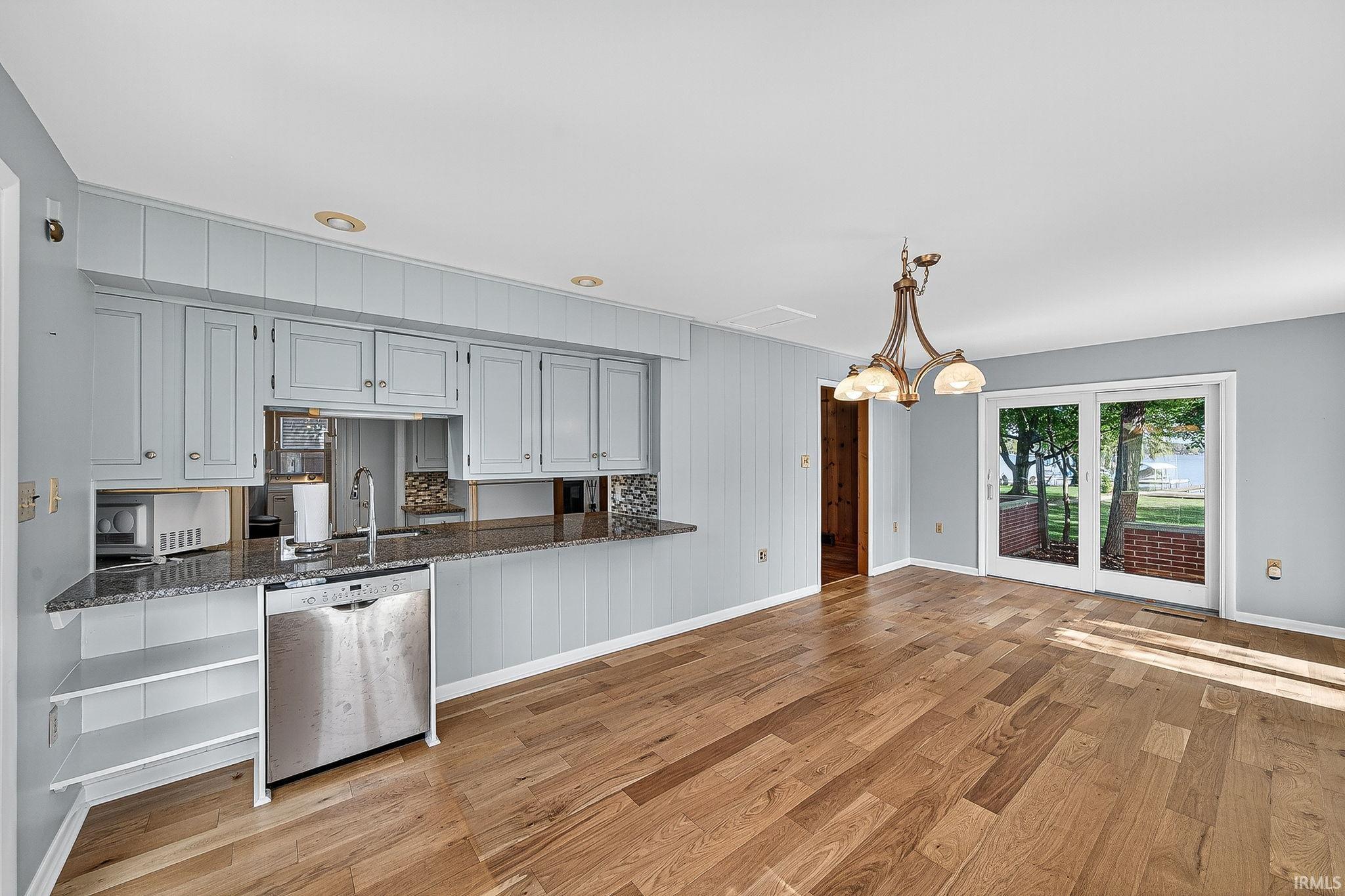 Leesburg, Indiana, 46538, United States, 3 Bedrooms Bedrooms, ,2 BathroomsBathrooms,Residential,Active,1965810