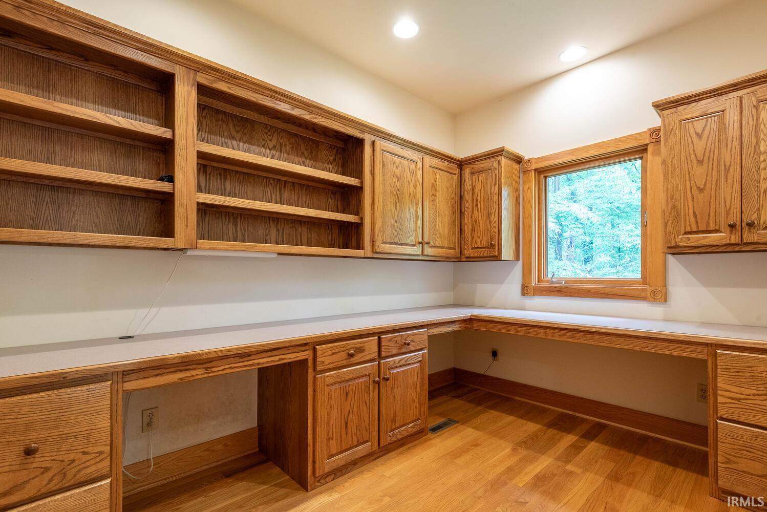 Bloomington, Indiana, 47401, United States, 5 Bedrooms Bedrooms, ,6 BathroomsBathrooms,Residential,Active,1821943