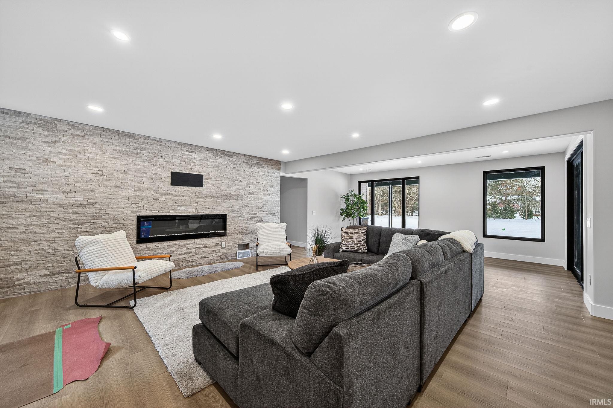 Granger, Indiana, 46530, United States, 5 Bedrooms Bedrooms, ,7 BathroomsBathrooms,Residential,Active,1997893