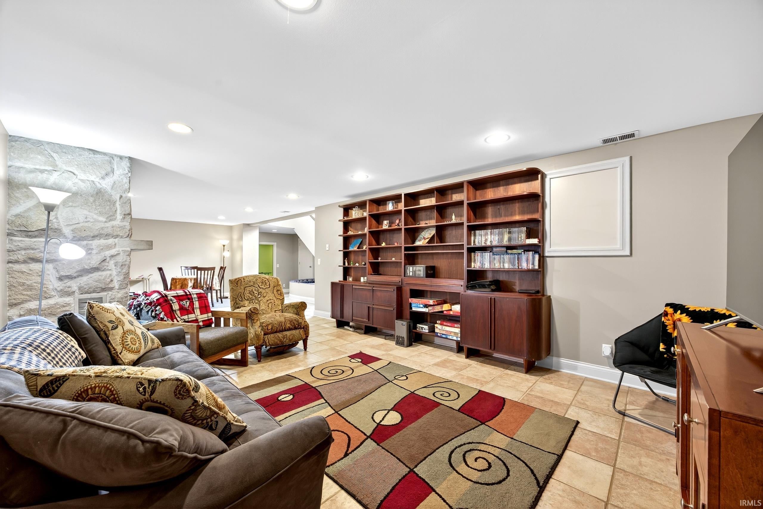Bloomington, Indiana, 47408, United States, 4 Bedrooms Bedrooms, ,5 BathroomsBathrooms,Residential,Active,1943779