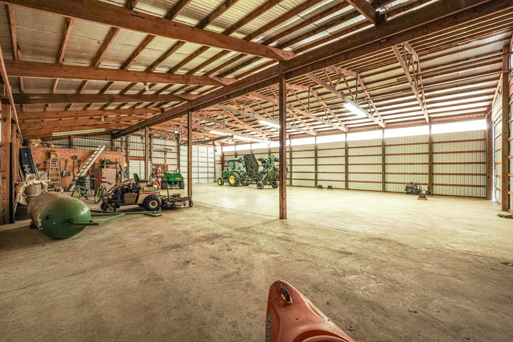 Angola, Indiana, 46703, United States, 4 Bedrooms Bedrooms, ,5 BathroomsBathrooms,Residential,Active,1934788