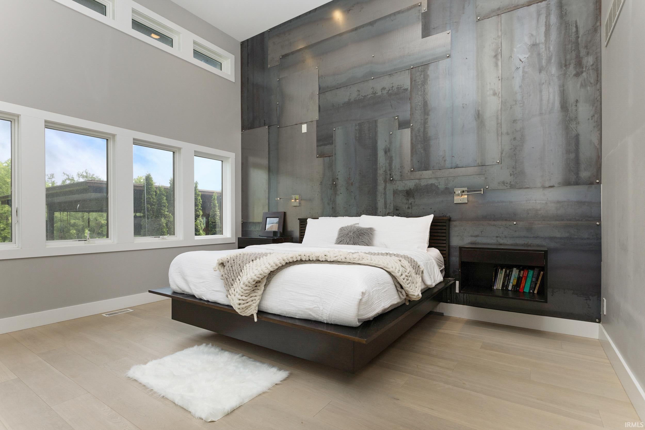 Bloomington, Indiana, 47408, United States, 6 Bedrooms Bedrooms, ,6 BathroomsBathrooms,Residential,Active,1884900