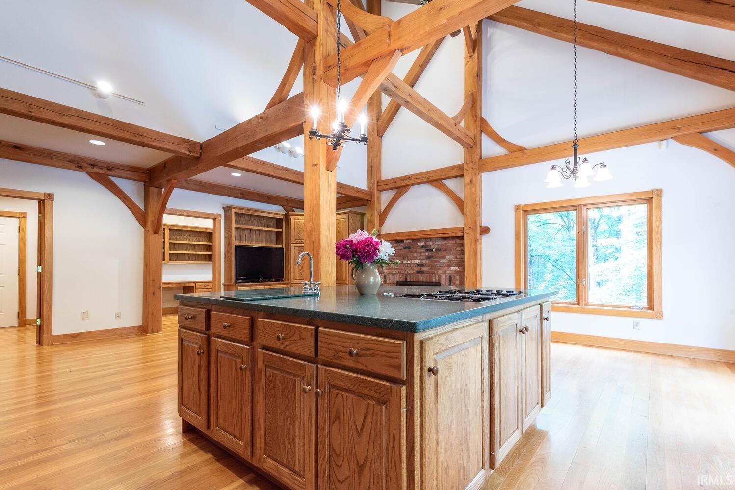 Bloomington, Indiana, 47401, United States, 5 Bedrooms Bedrooms, ,6 BathroomsBathrooms,Residential,Active,1821943