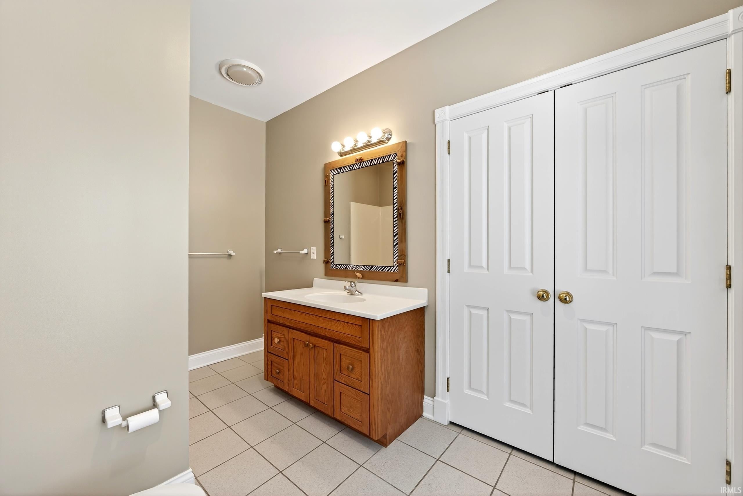 Bloomington, Indiana, 47408, United States, 4 Bedrooms Bedrooms, ,5 BathroomsBathrooms,Residential,Active,1943779
