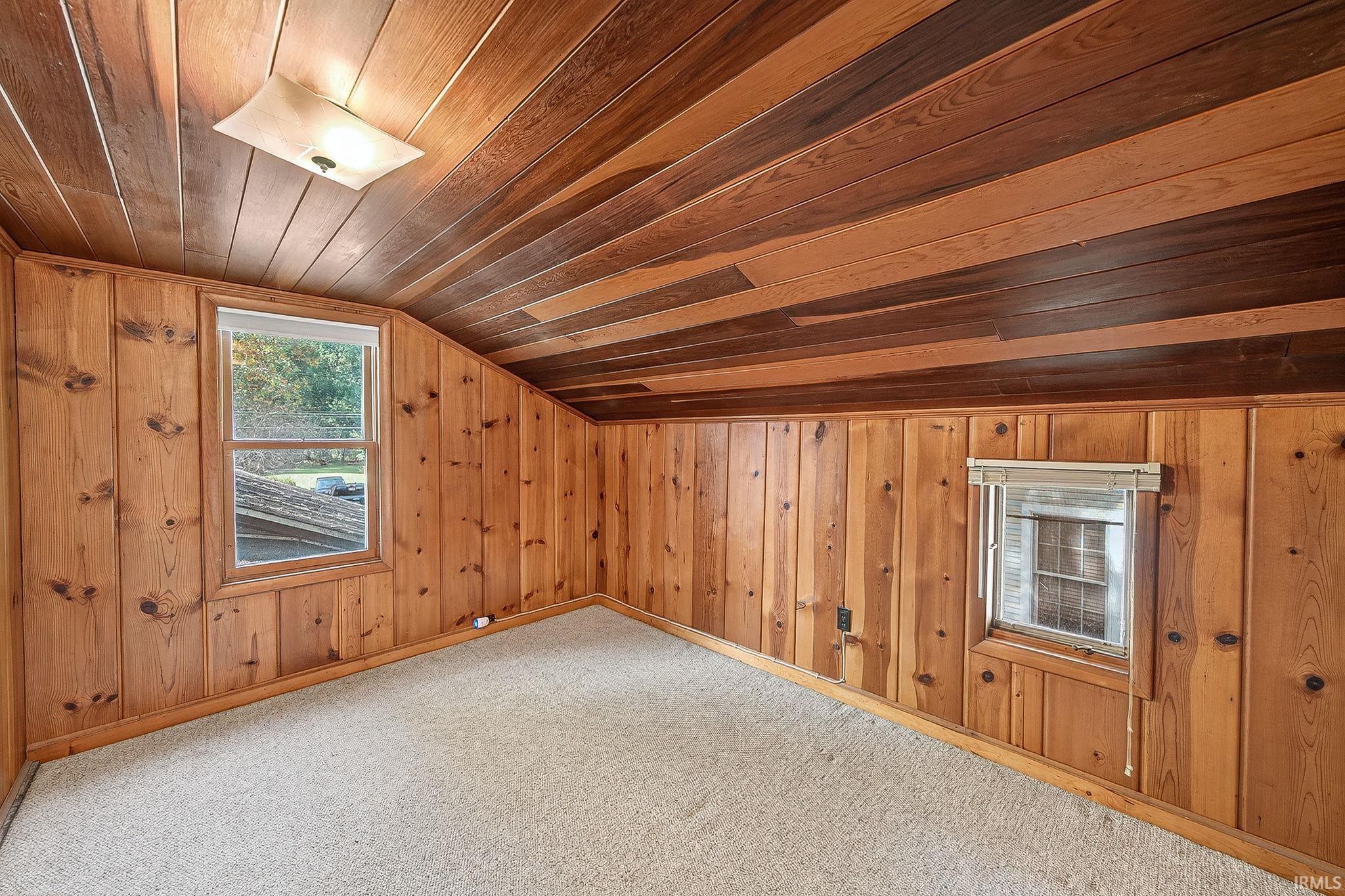 Leesburg, Indiana, 46538, United States, 3 Bedrooms Bedrooms, ,2 BathroomsBathrooms,Residential,Active,1965810