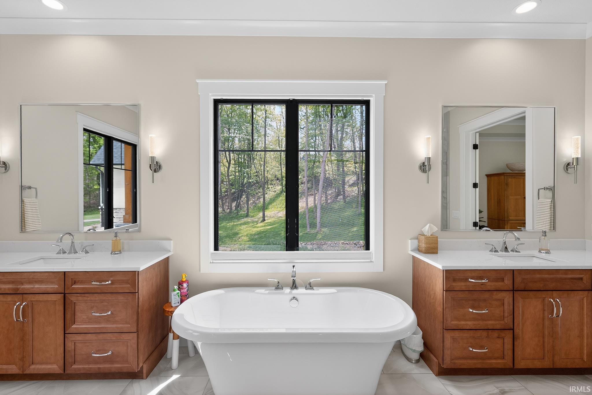 Bristol, Indiana, 46507, United States, 4 Bedrooms Bedrooms, ,6 BathroomsBathrooms,Residential,Active,2045385
