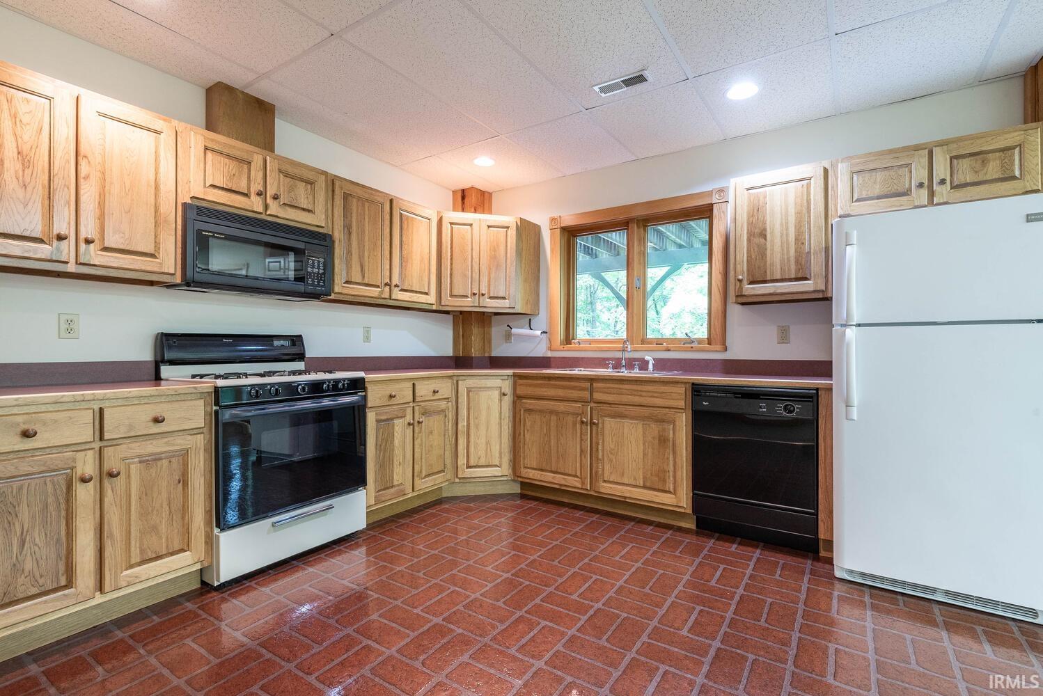 Bloomington, Indiana, 47401, United States, 5 Bedrooms Bedrooms, ,6 BathroomsBathrooms,Residential,Active,1821943