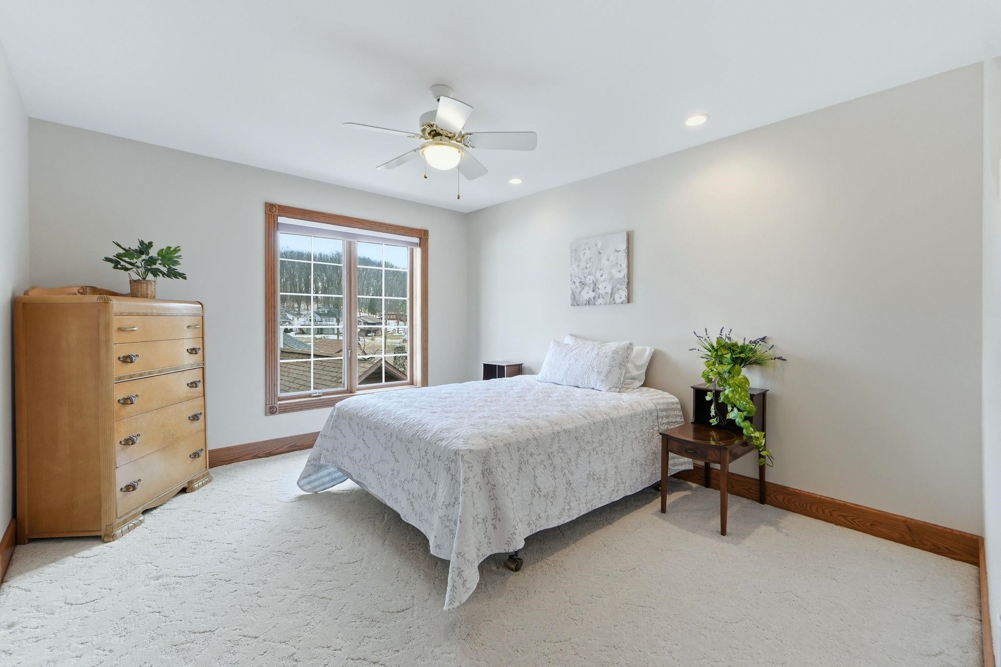 Angola, Indiana, 46703, United States, 5 Bedrooms Bedrooms, ,5 BathroomsBathrooms,Residential,Active,2018463