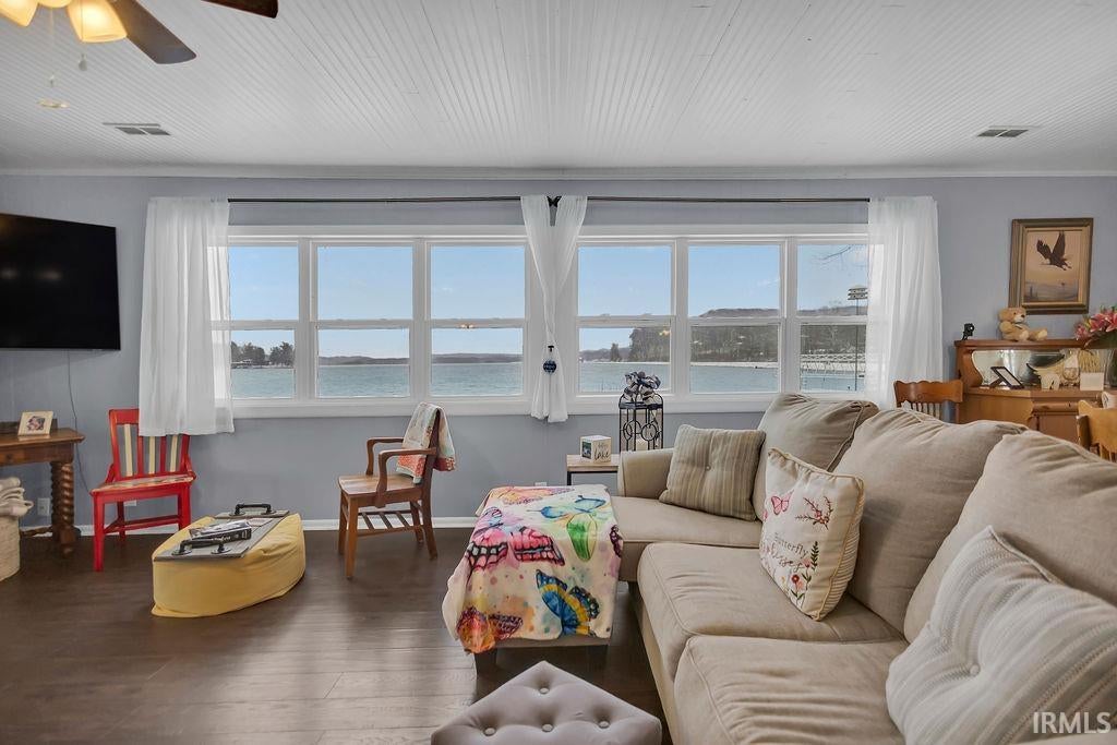 Unionville, Indiana, 47468, United States, 2 Bedrooms Bedrooms, ,2 BathroomsBathrooms,Residential,Active,2001339