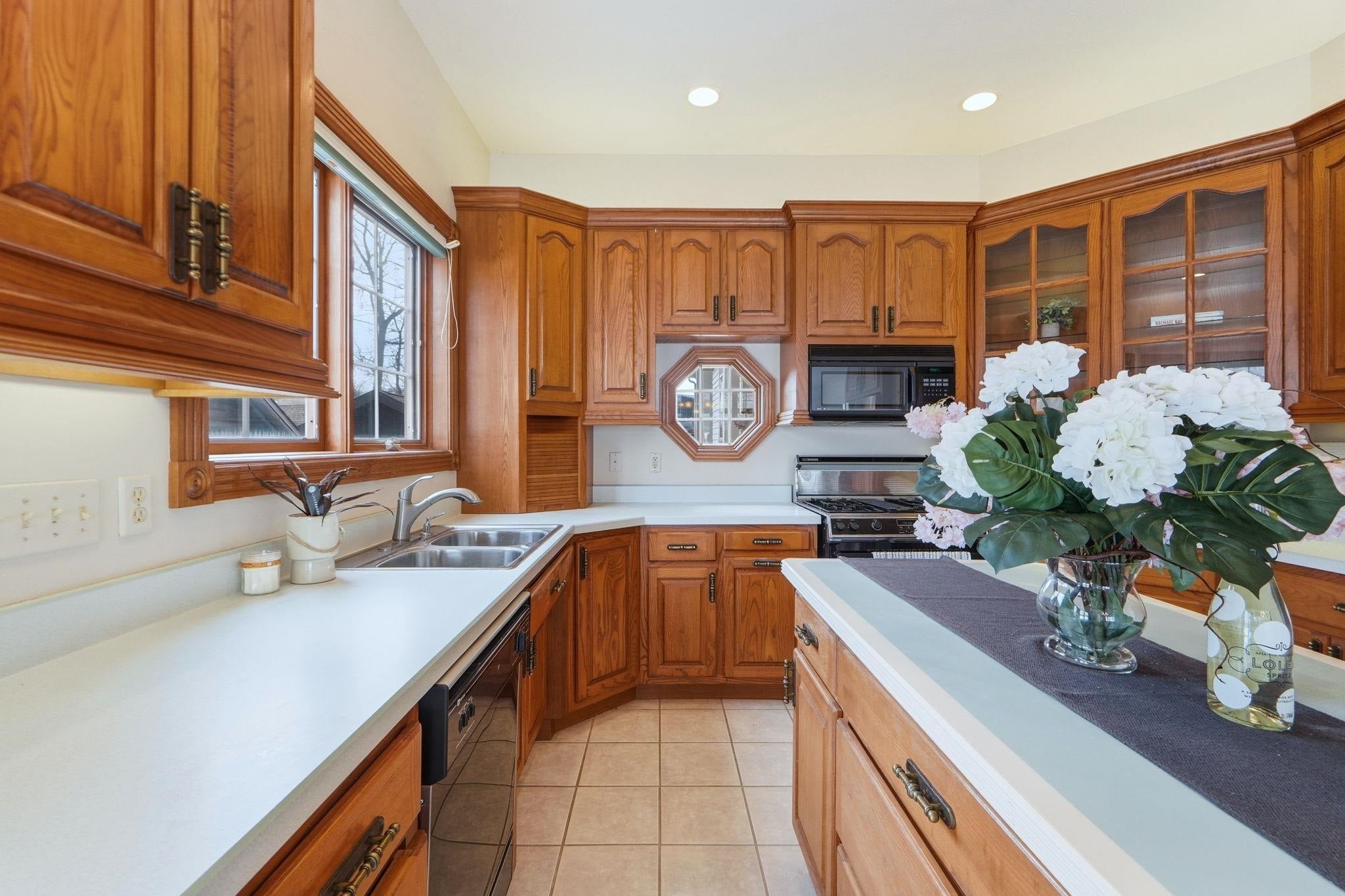 Angola, Indiana, 46703, United States, 5 Bedrooms Bedrooms, ,5 BathroomsBathrooms,Residential,Active,2018463