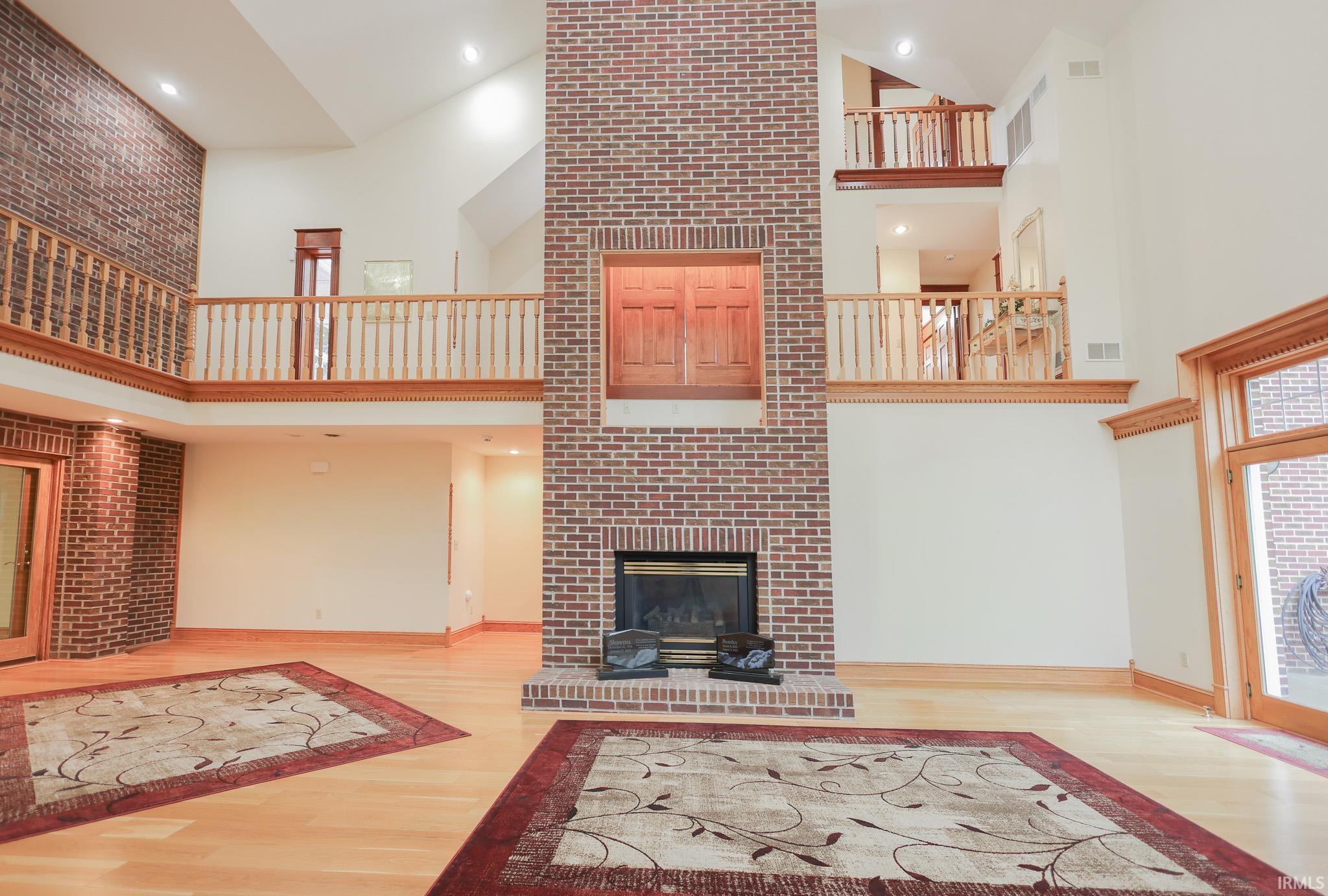 Bedford, Indiana, 47421, United States, 7 Bedrooms Bedrooms, ,8 BathroomsBathrooms,Residential,Active,1953719