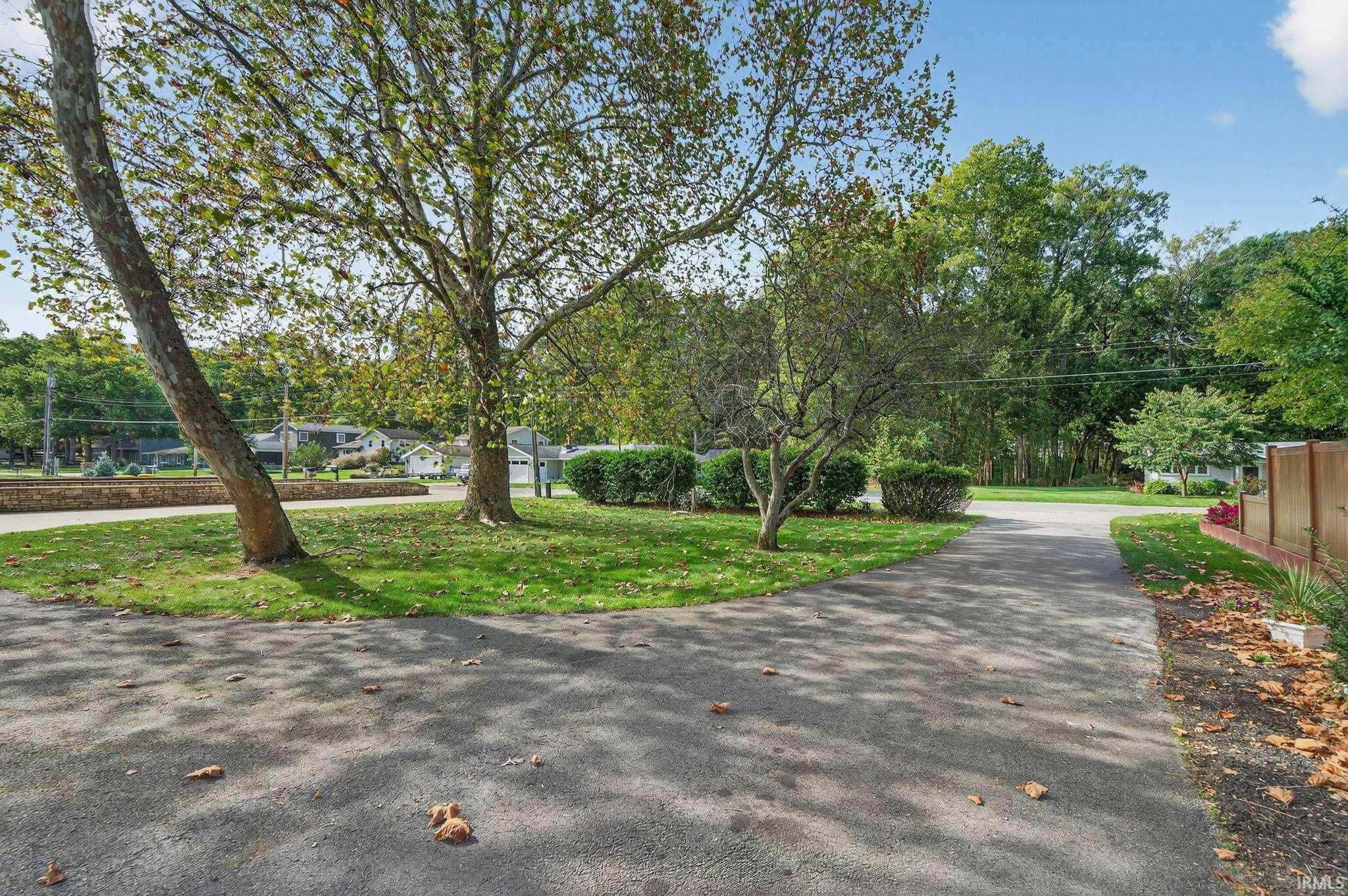 Leesburg, Indiana, 46538, United States, 3 Bedrooms Bedrooms, ,2 BathroomsBathrooms,Residential,Active,1965810