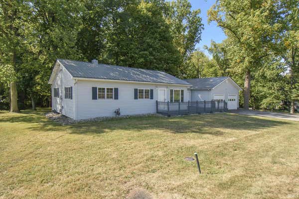 207 W DIXIE DR, SILVER LAKE, IN 46982 - Image 1